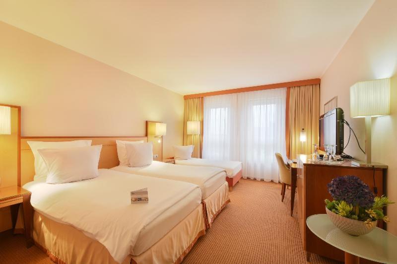 Twin Room - Photo 5