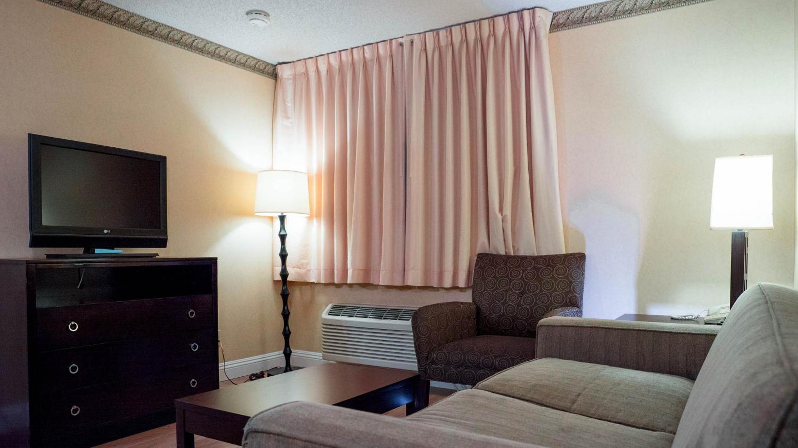 Two-Bedroom Suite - Non-Smoking - Photo 3
