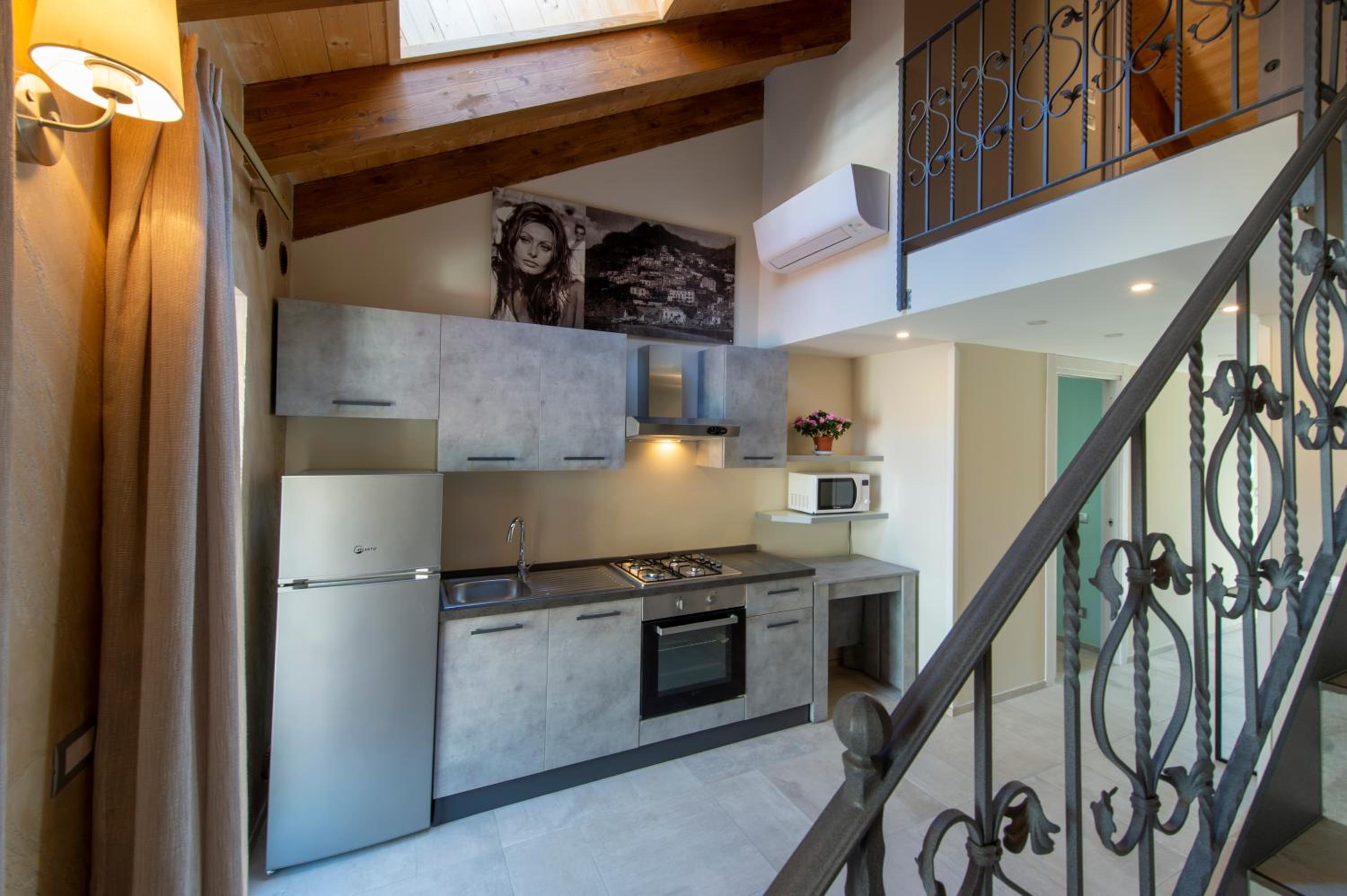 One-Bedroom Apartment - Photo 10