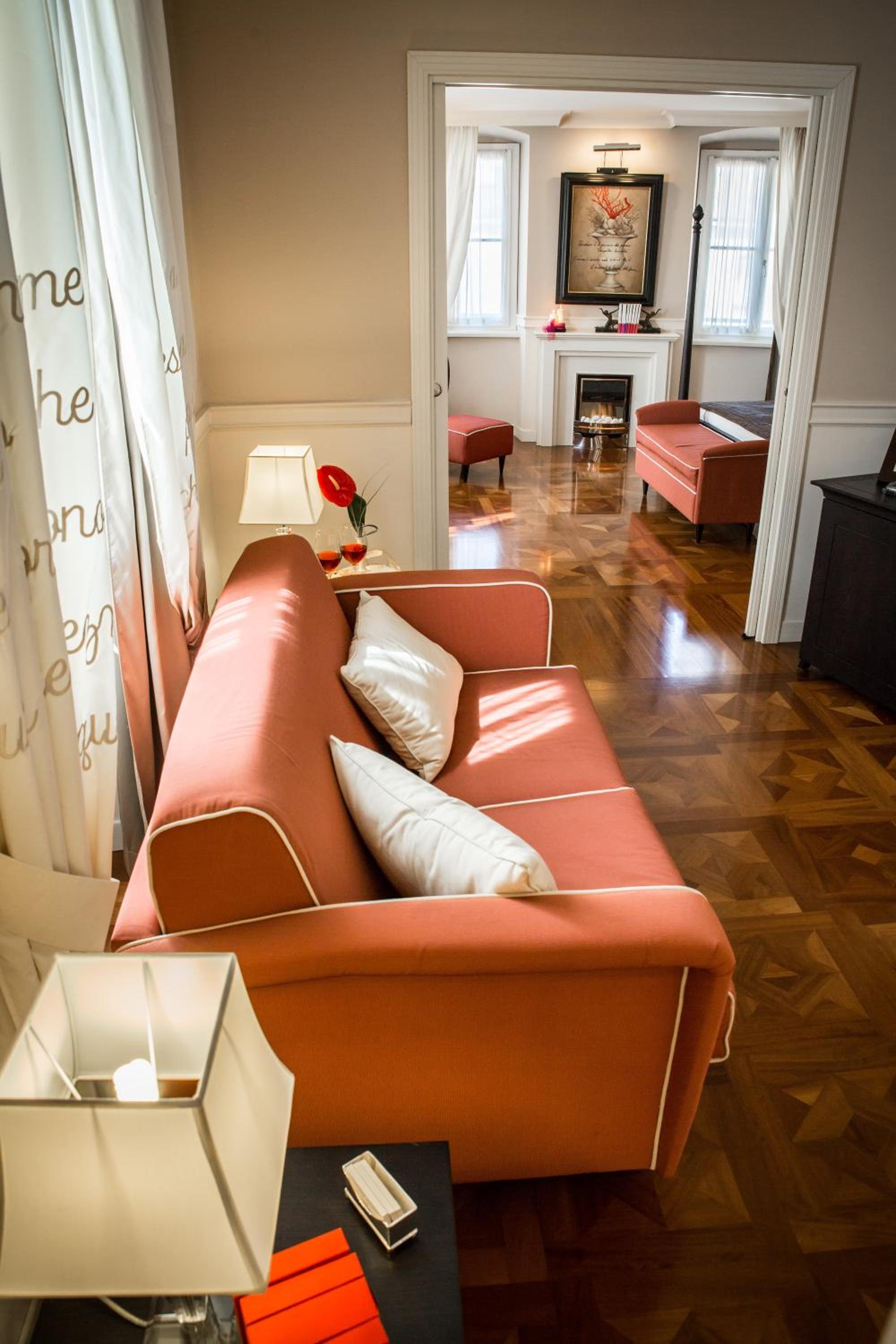 Suite - Photo 9