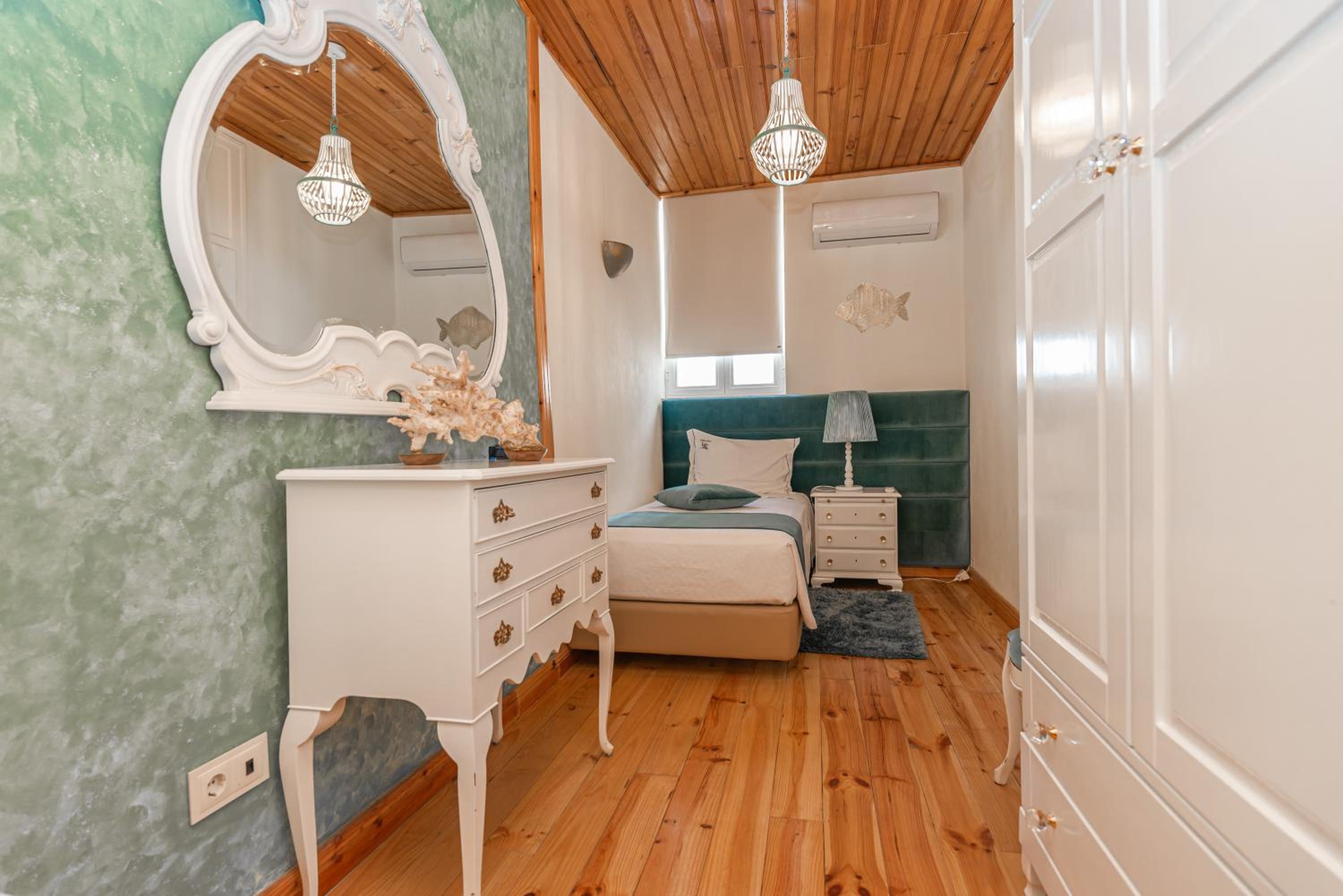 Two-Bedroom Apartment - Photo 9