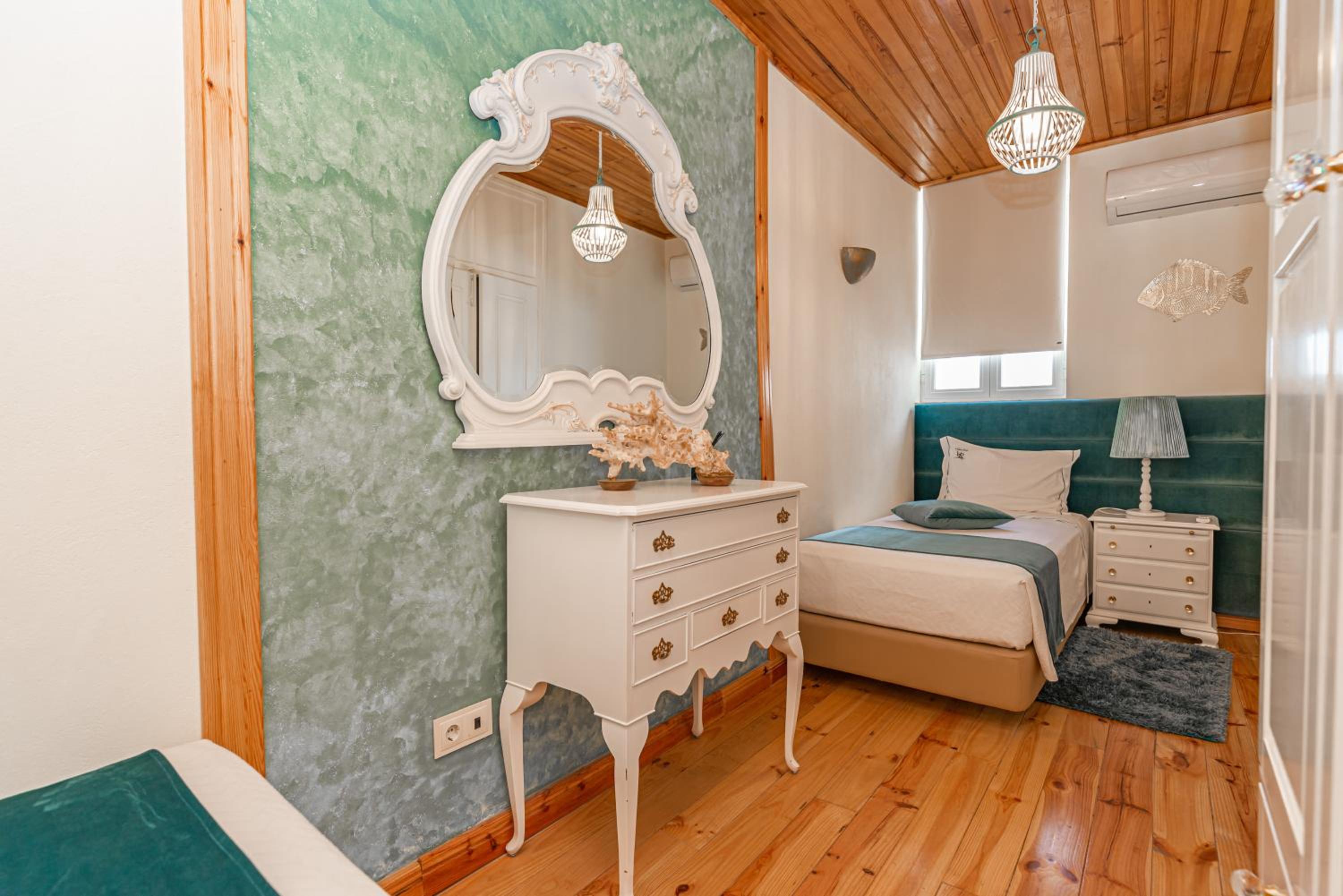 Two-Bedroom Apartment - Photo 11
