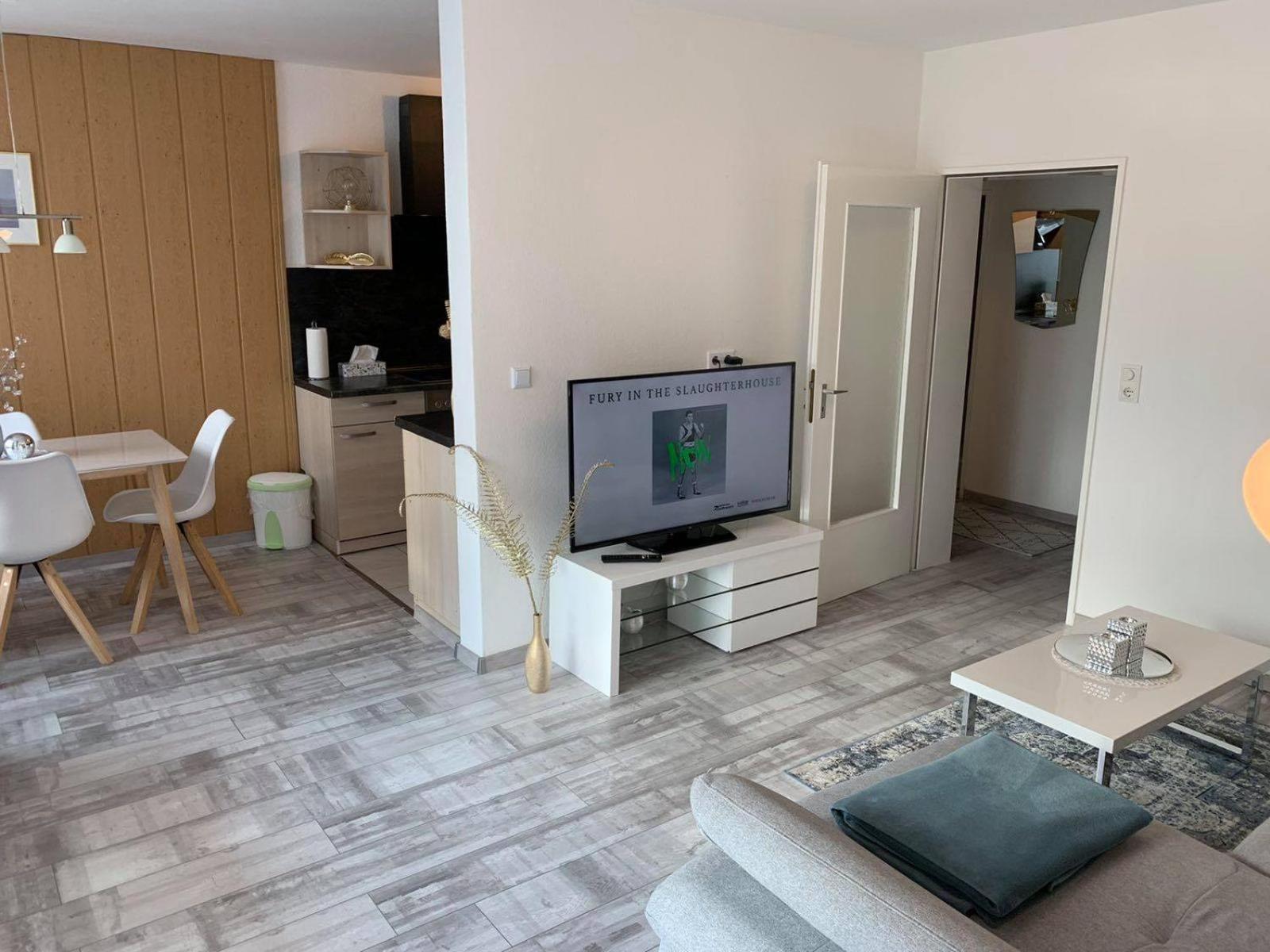 One-Bedroom Apartment - Photo 3