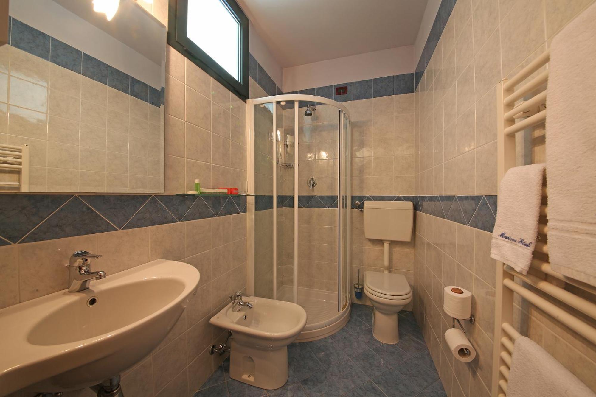 Deluxe Double Room - Photo 3