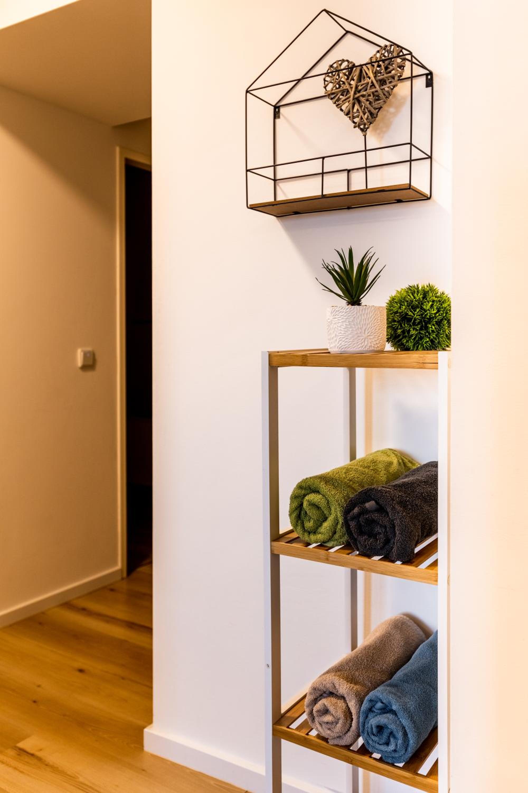 Apartment with Mountain View photo 2