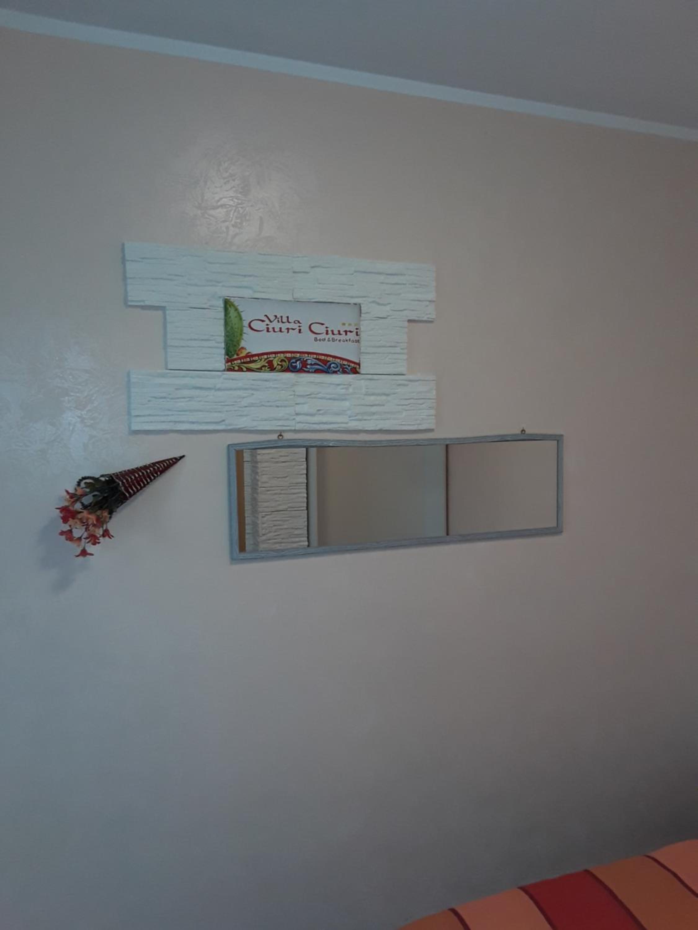 Deluxe Double Room with Balcony - Photo 14