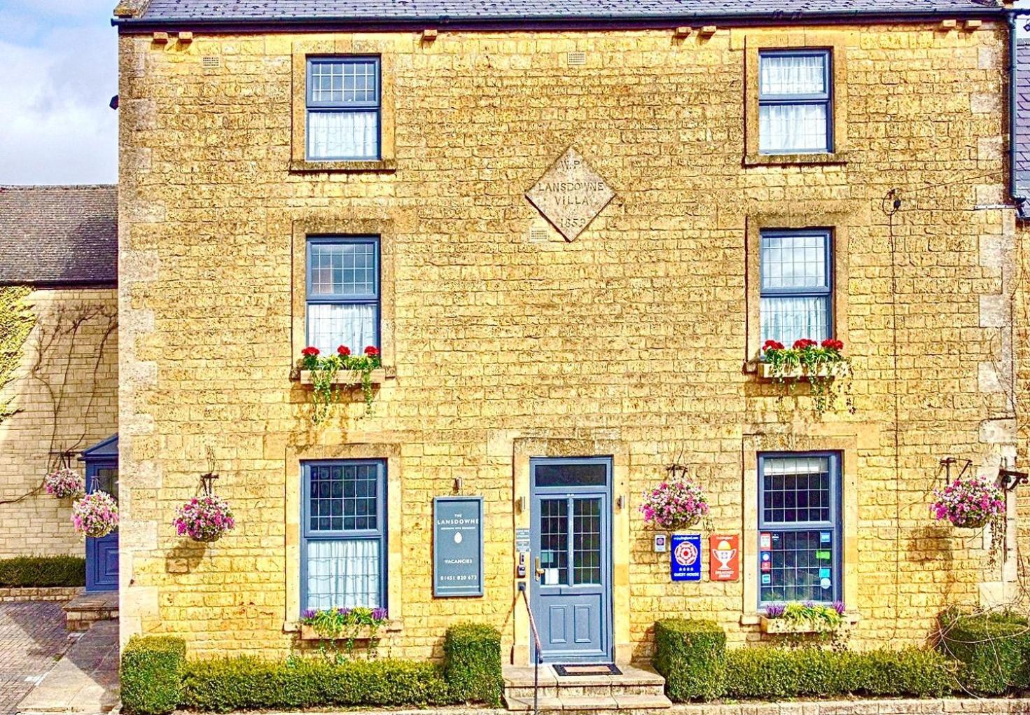 Two-Bedroom Cottage photo 3