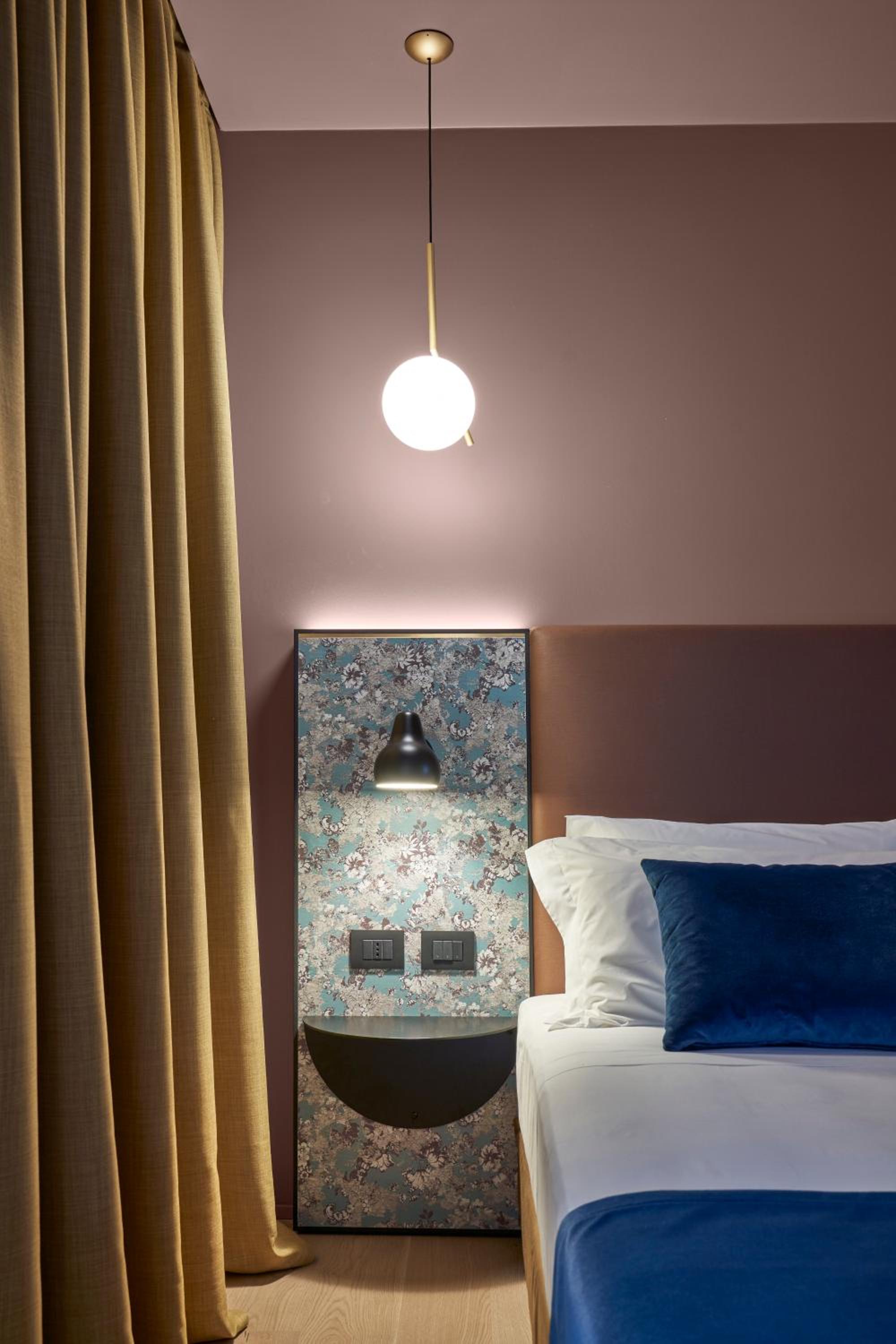 Superior Suite - Photo 8