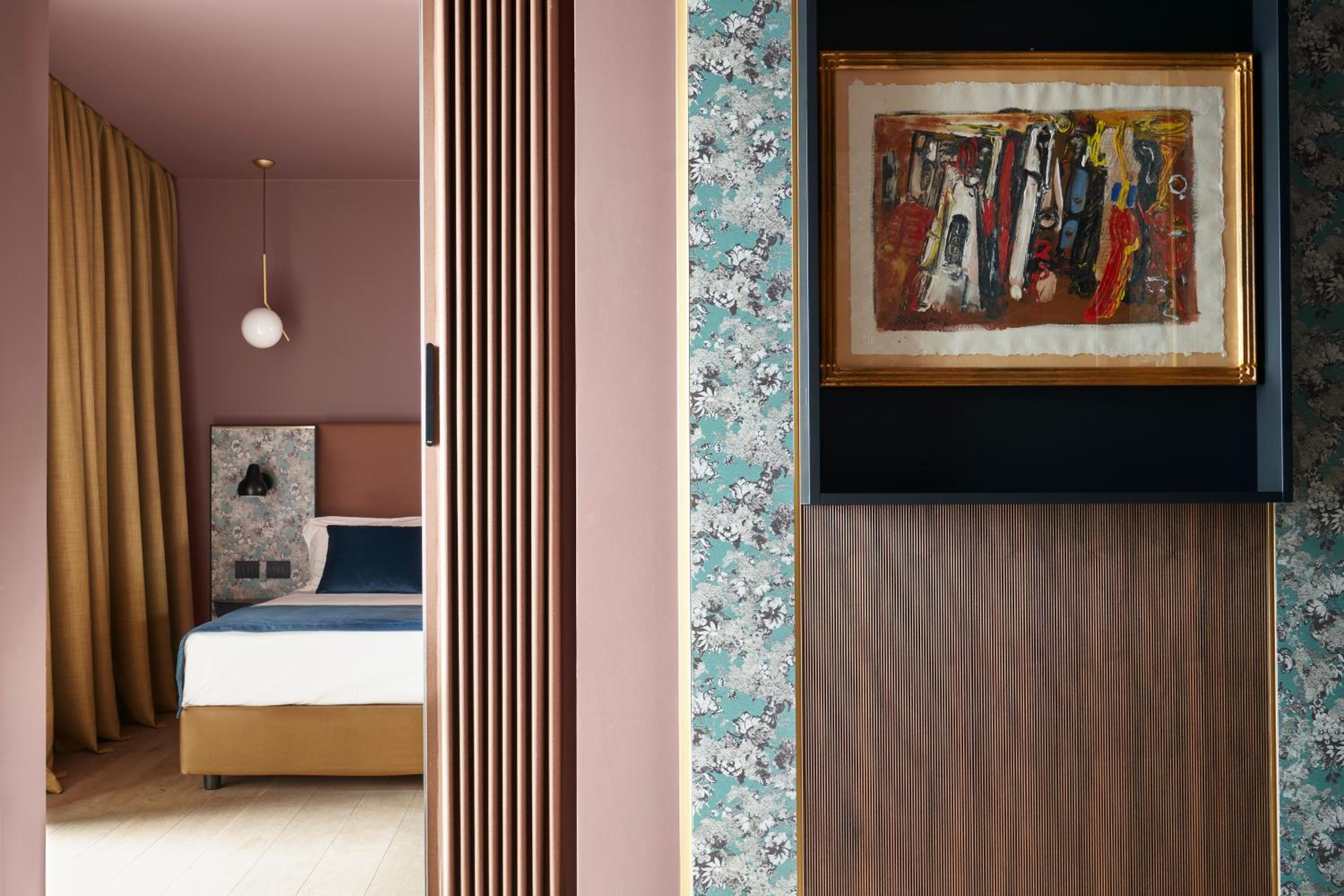 Superior Suite - Photo 4