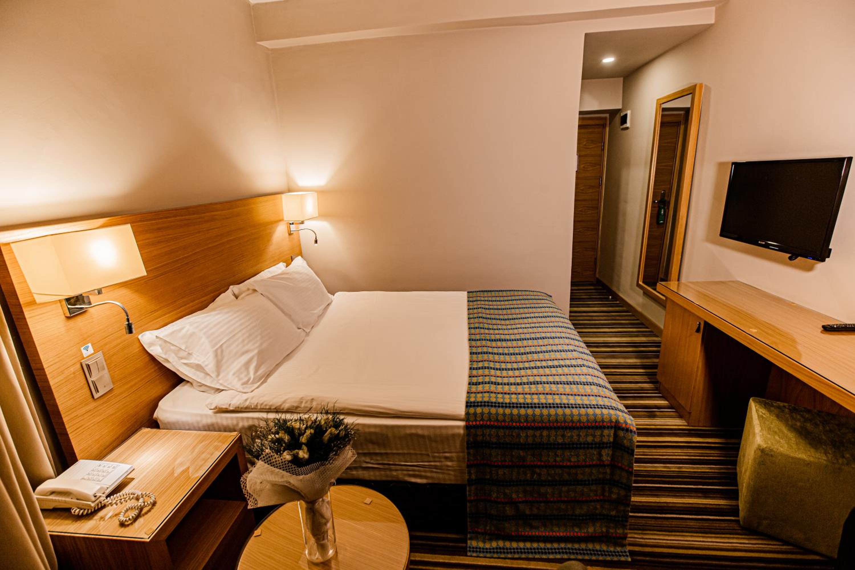 Economy Double Room photo 3