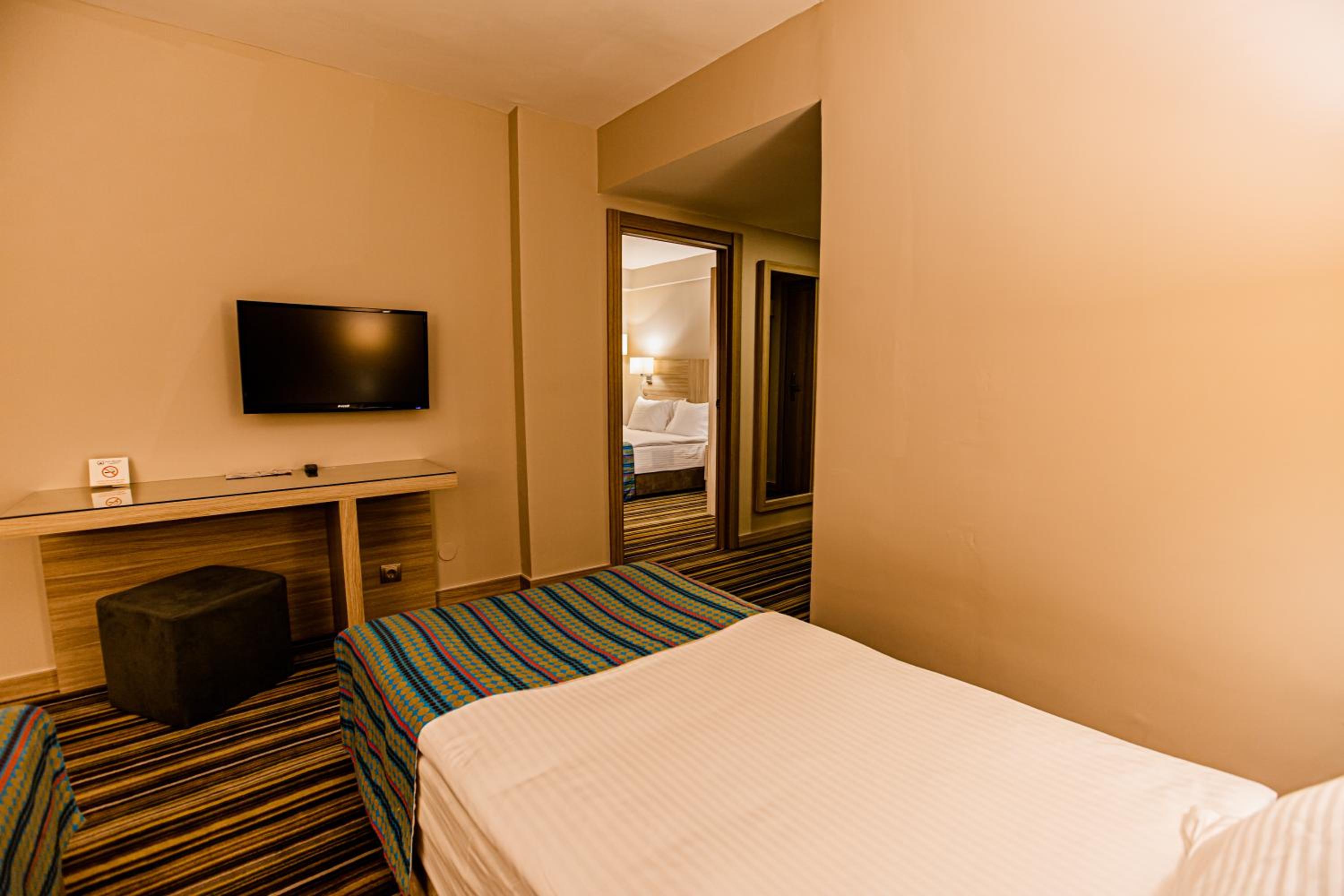 Deluxe Family Room