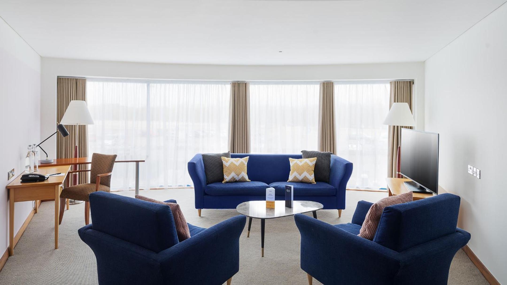One-Bedroom King Suite with Living Area - Photo 10