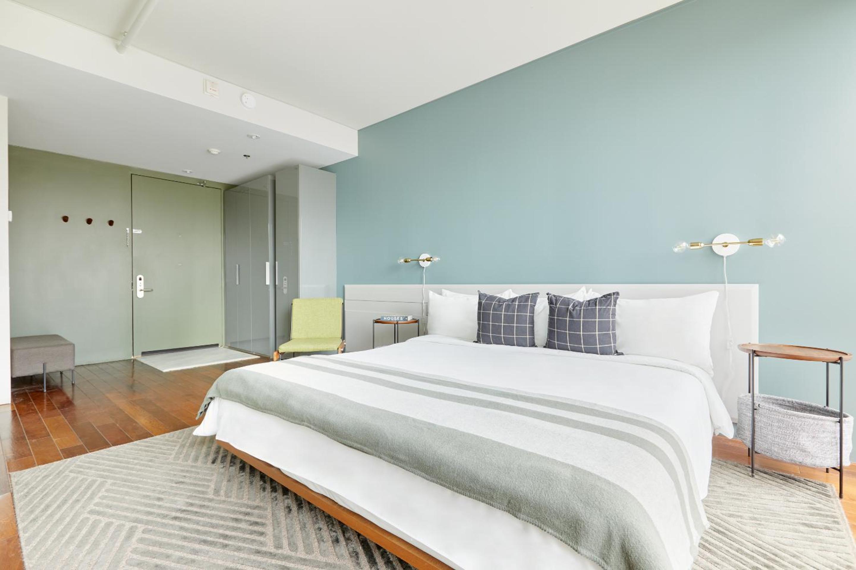 Superior Room, 1 King Bed