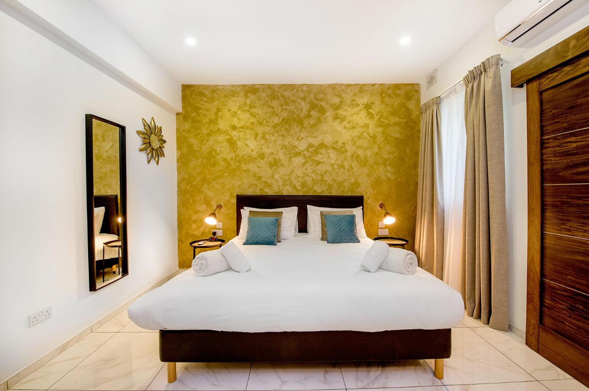 Deluxe Double Room - Photo 1