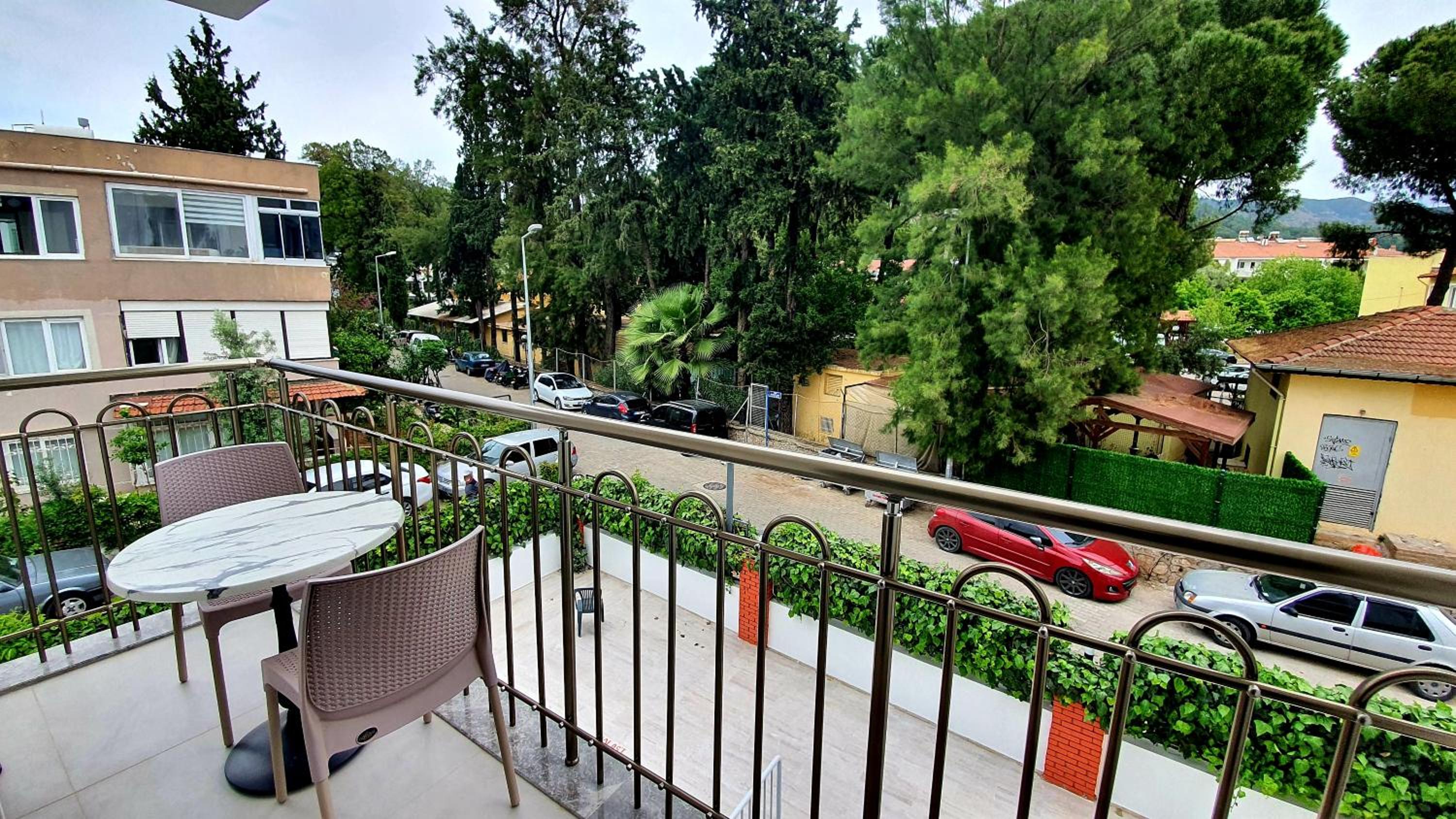 Apartment with Balcony photo 3