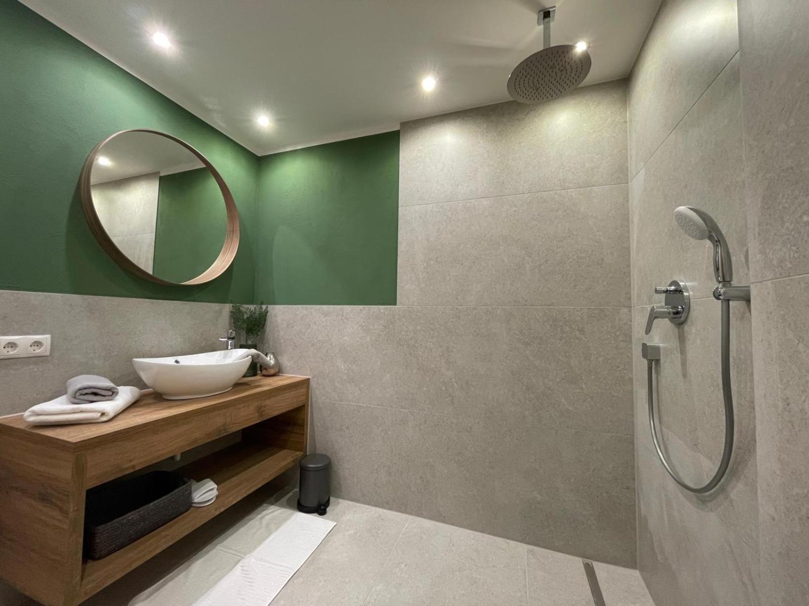 Deluxe Double or Twin Room - Photo 2