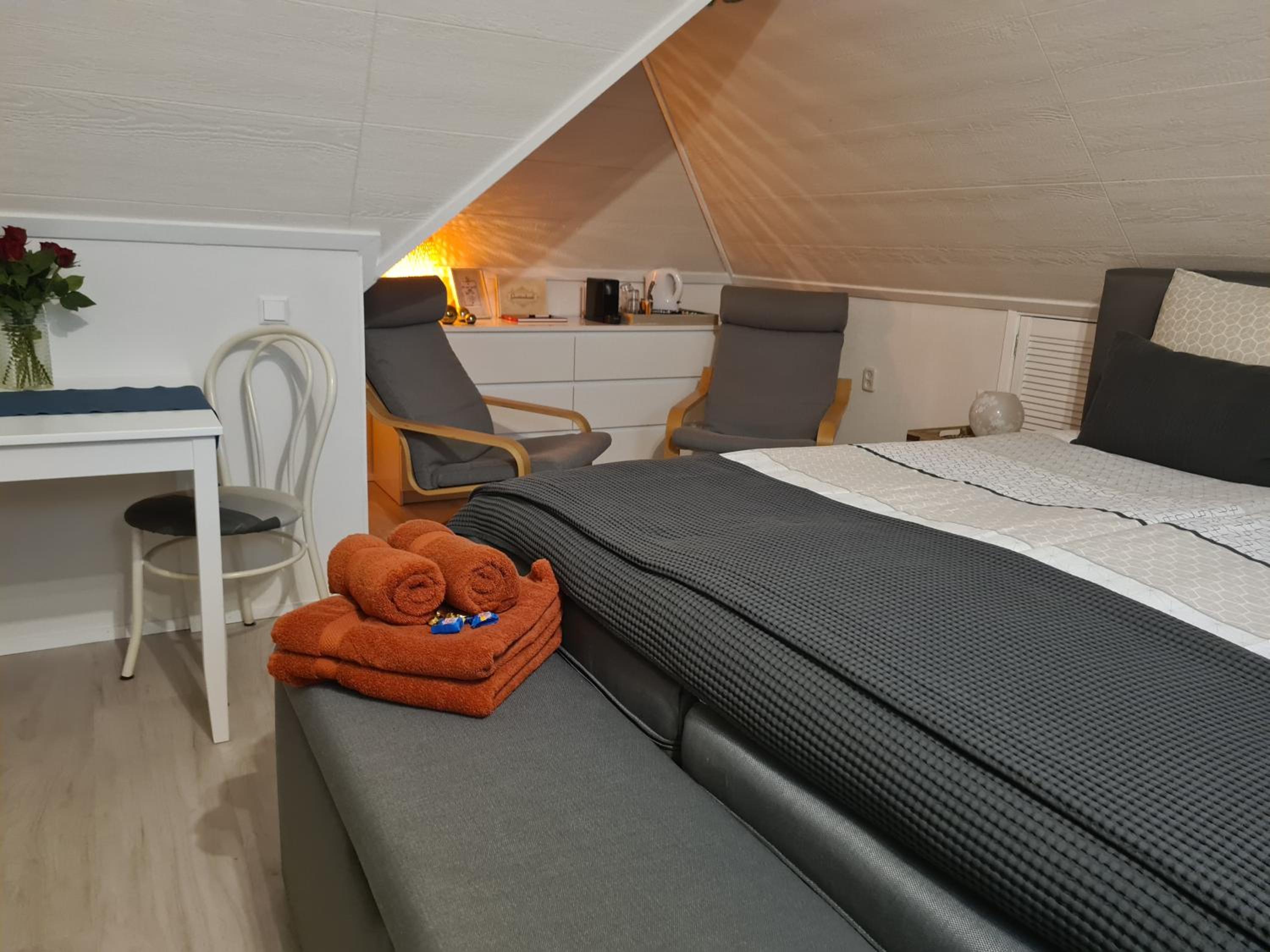Double Room with Private Bathroom - Photo 3