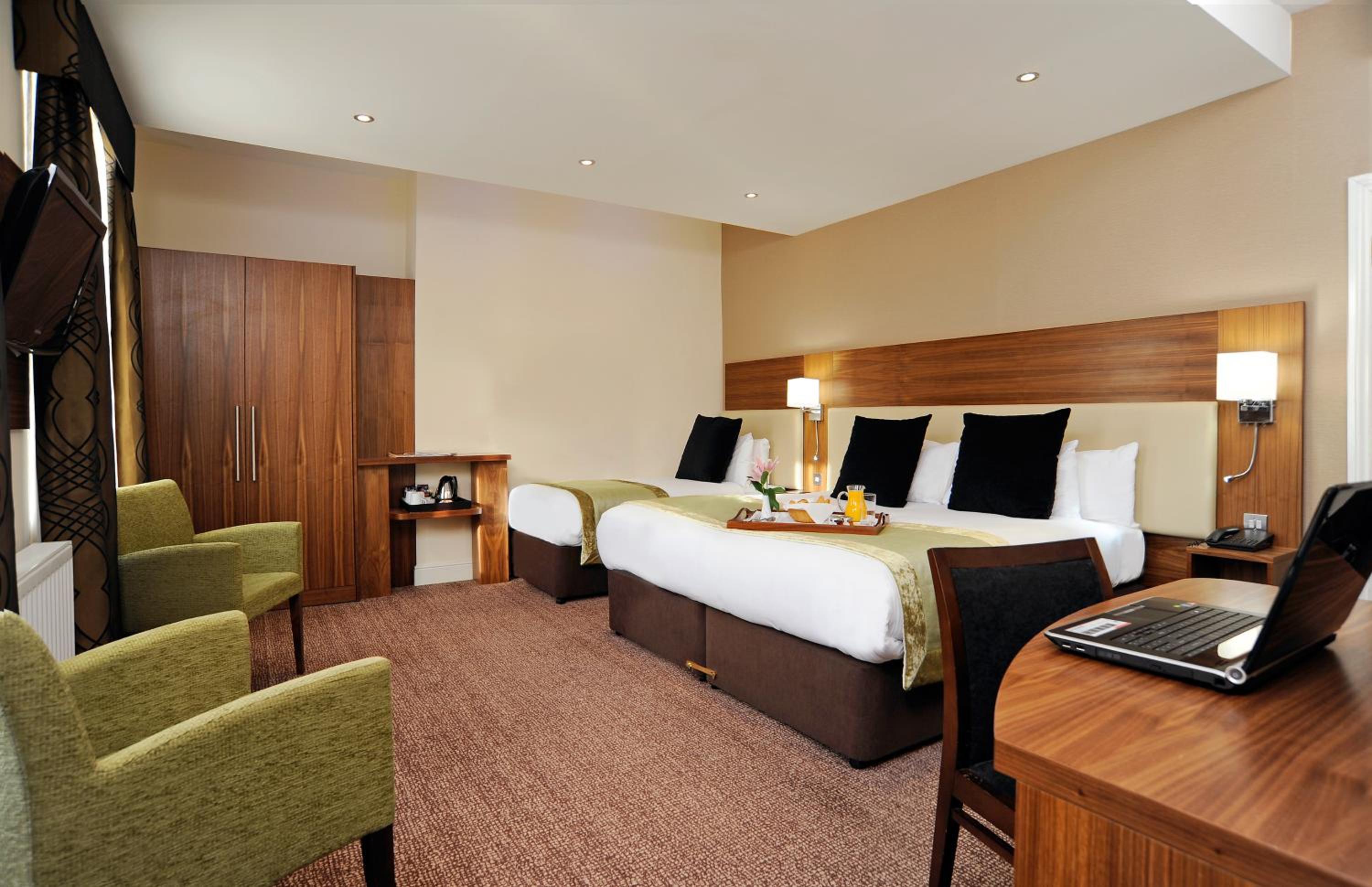 Premium Triple Room photo 2