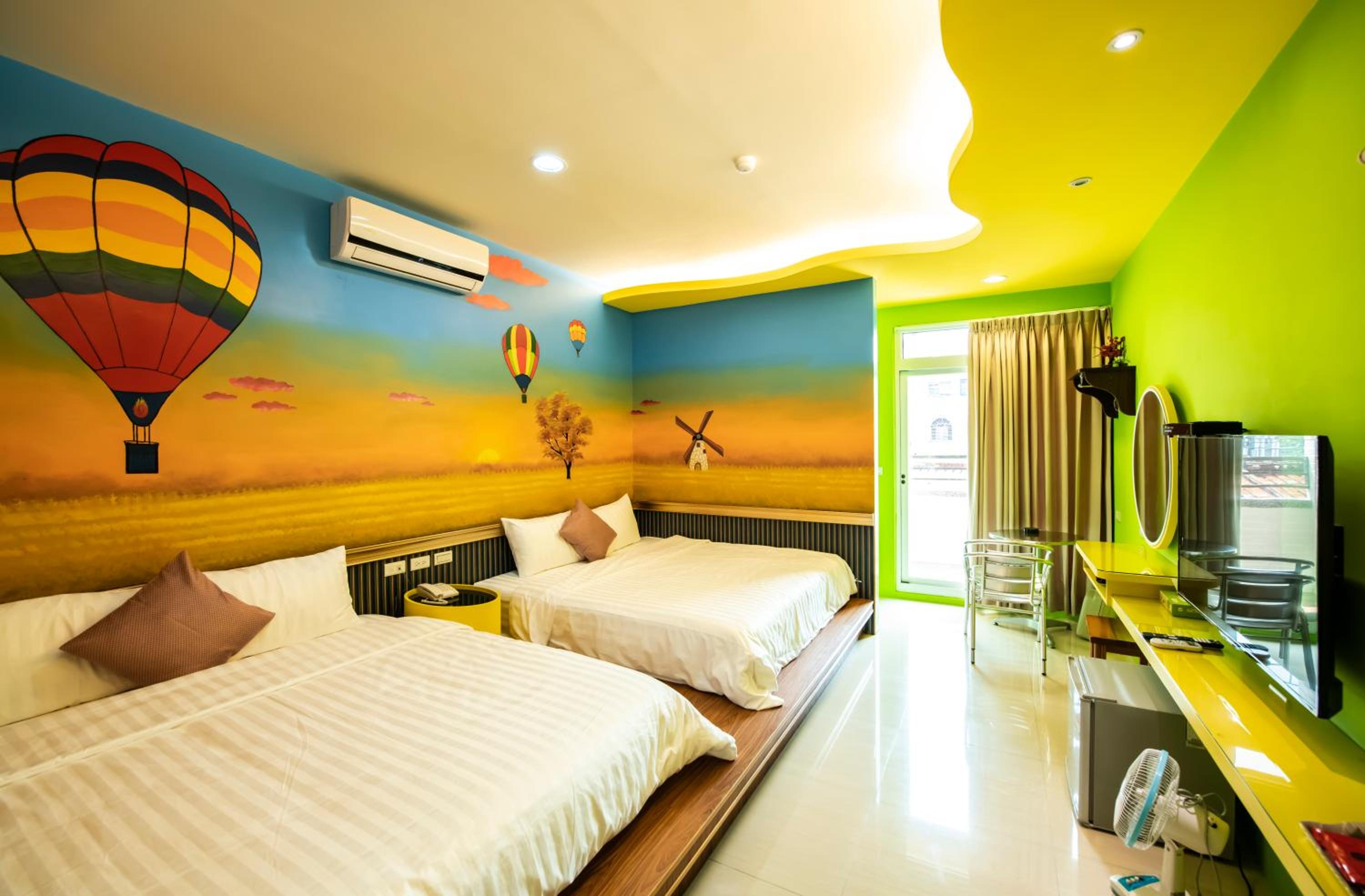 Superior Quadruple Room with Balcony photo 3