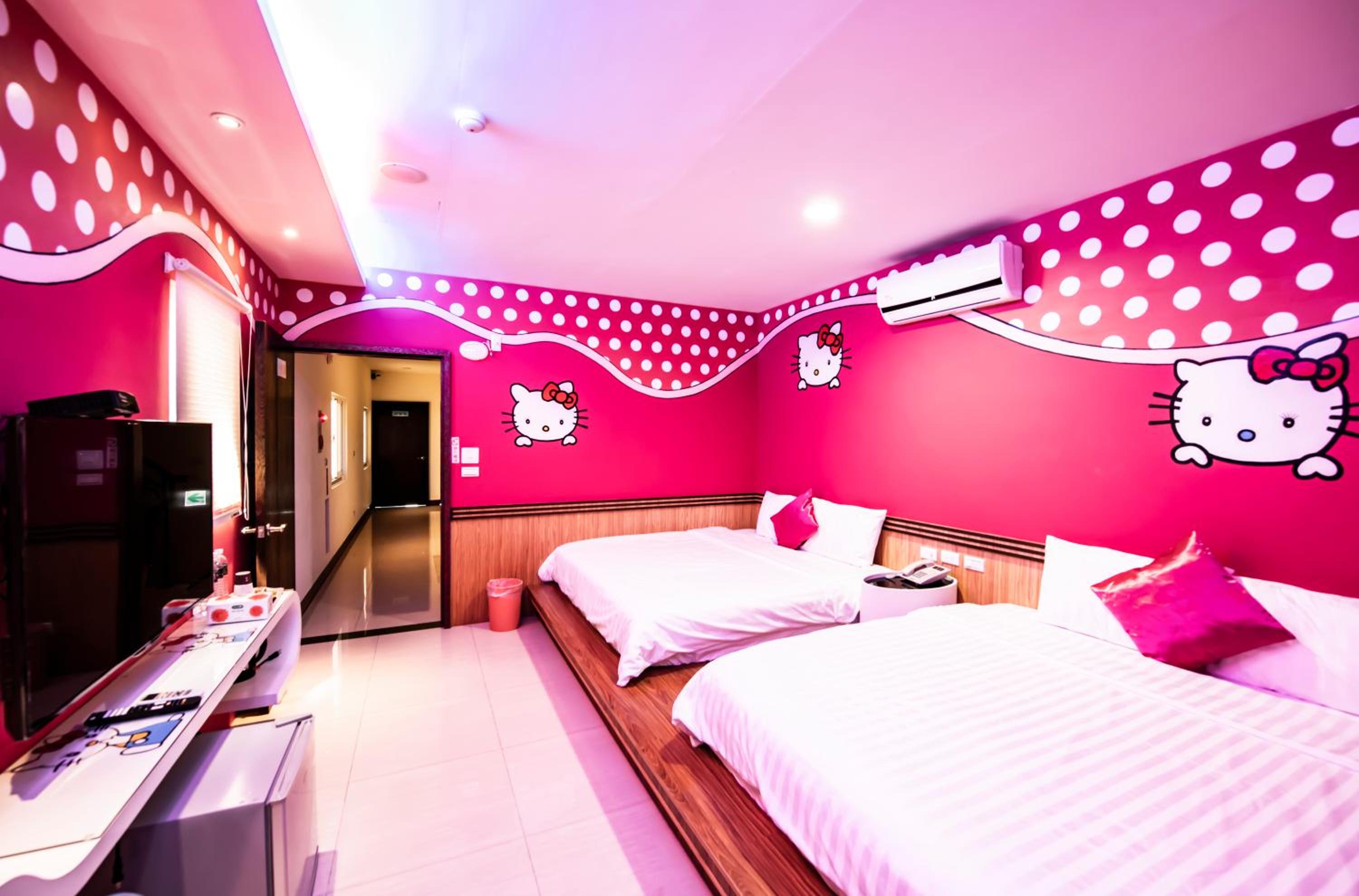 Superior Quadruple Room with Balcony photo 1