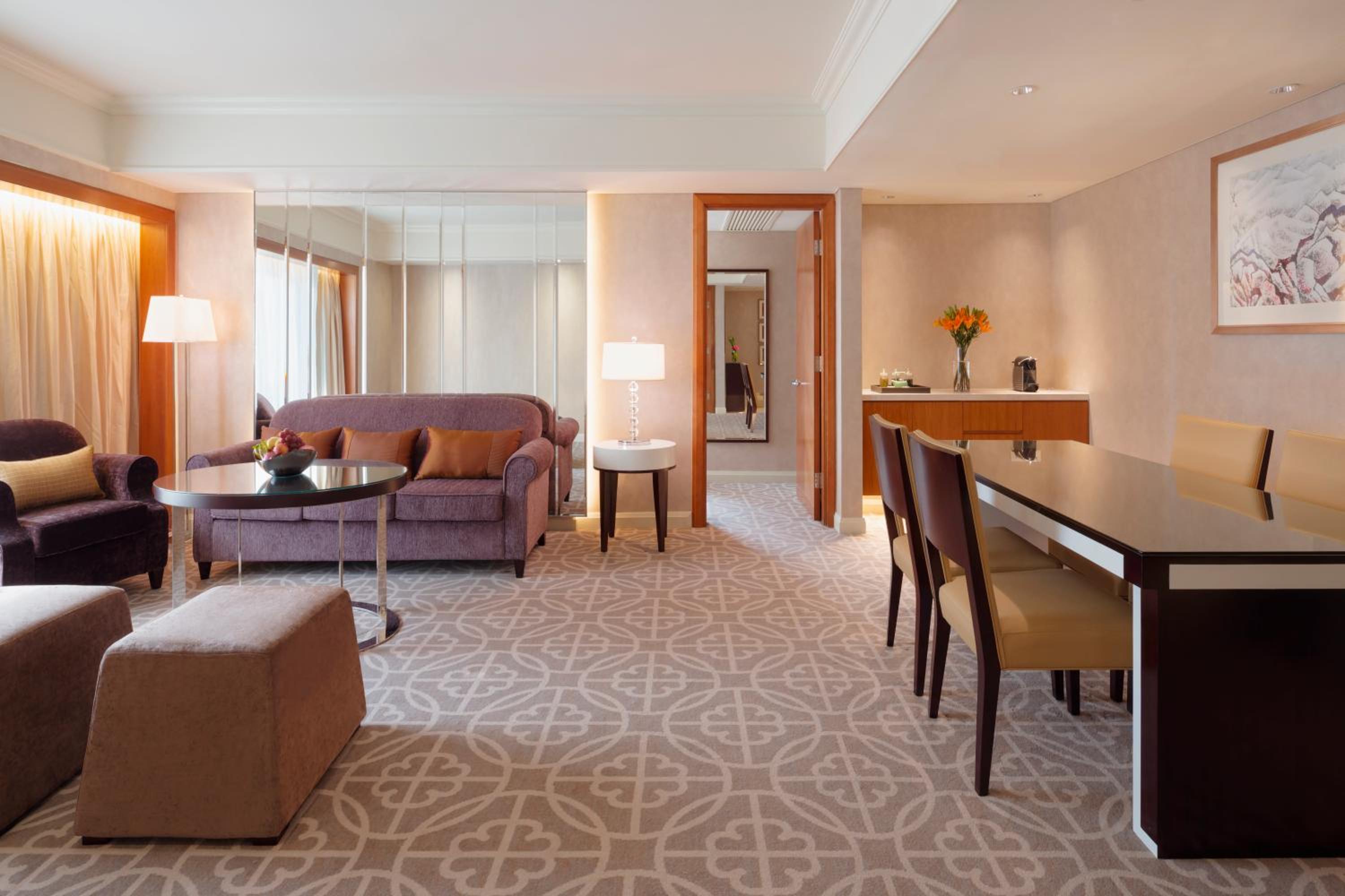 Two-Bedroom Family Suite, 1 King Bed & 2 Twin Beds - Photo 6