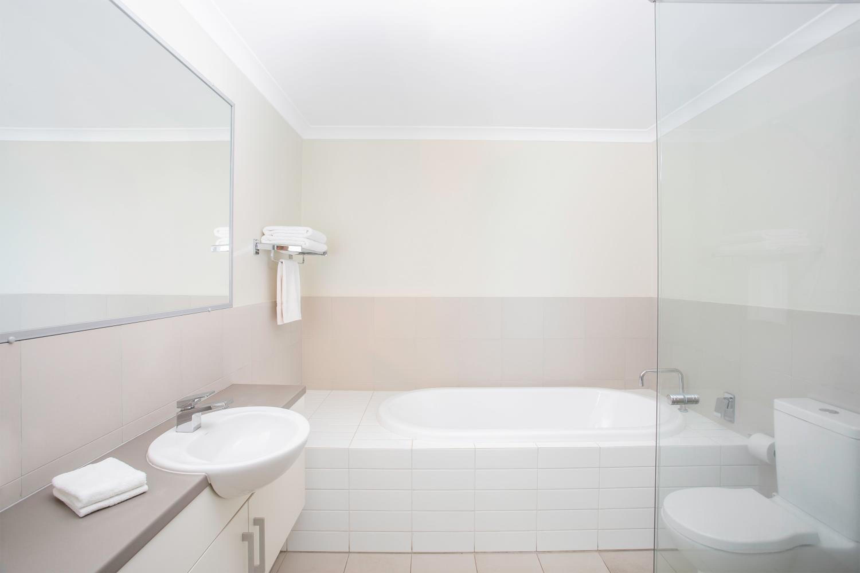 Three-Bedroom Apartment - Photo 8