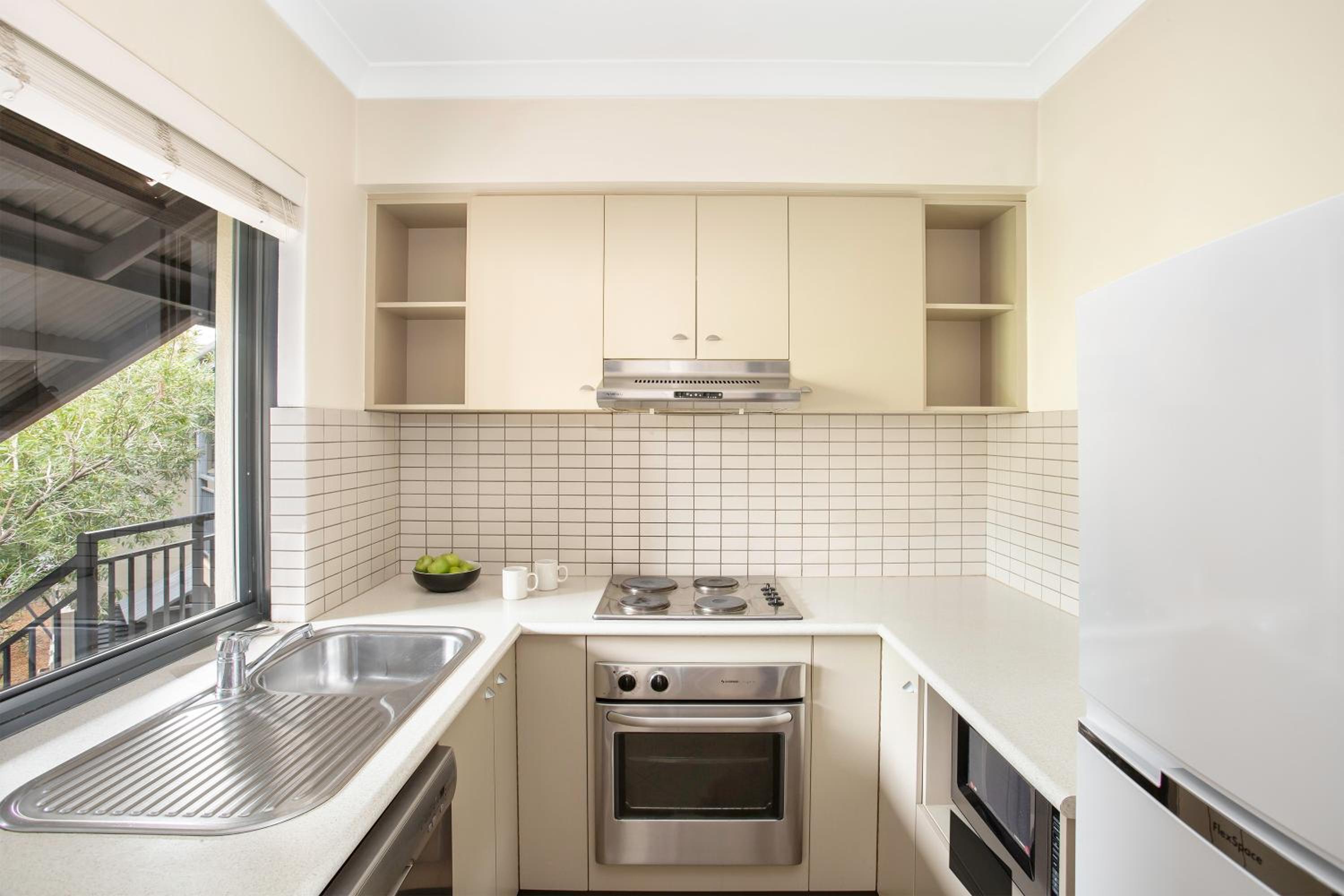 Three-Bedroom Apartment - Photo 5