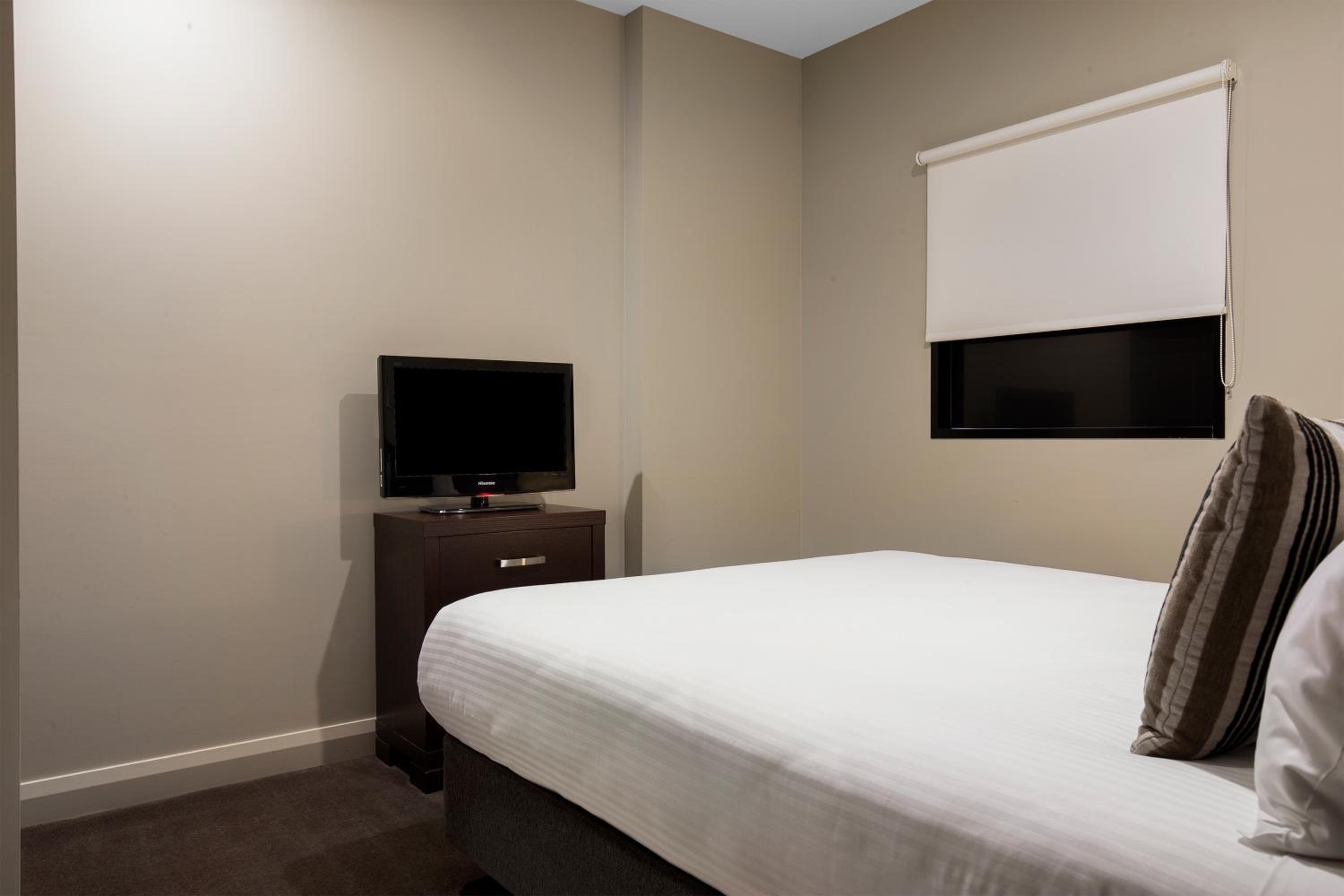 One-Bedroom Suite - Photo 4