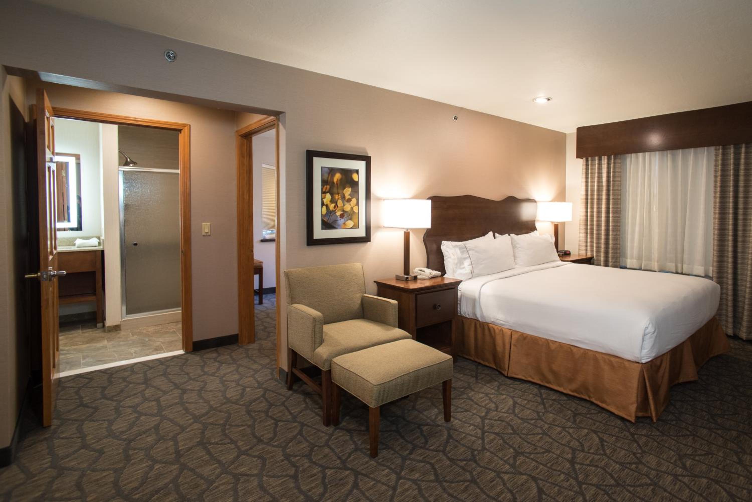 Standard King Room
