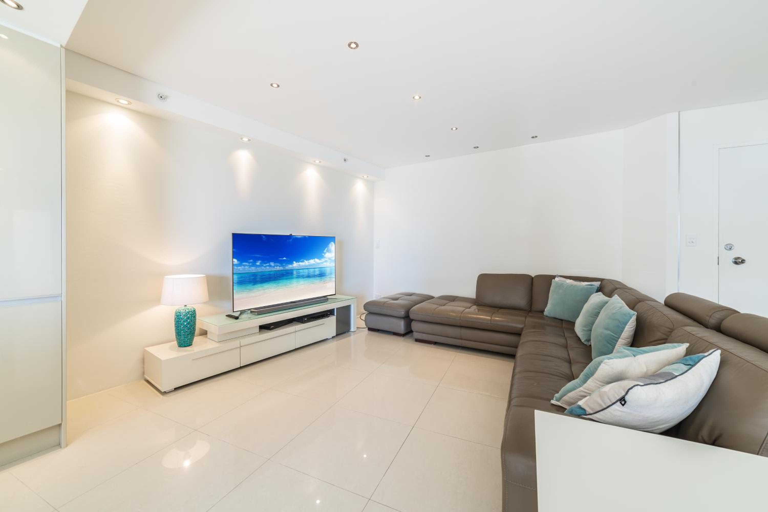 One-Bedroom Apartment - Photo 4