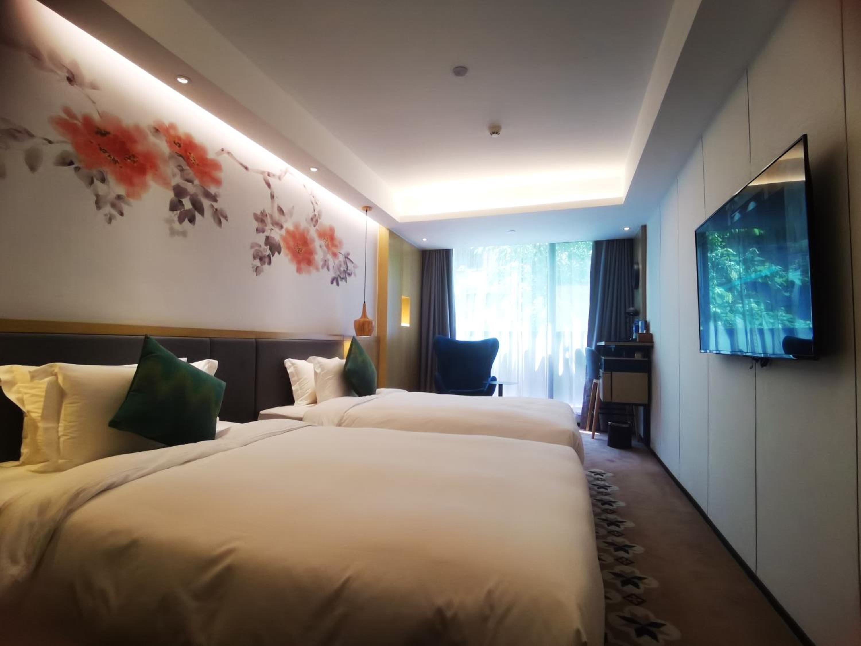 Deluxe Twin Room - Photo 10