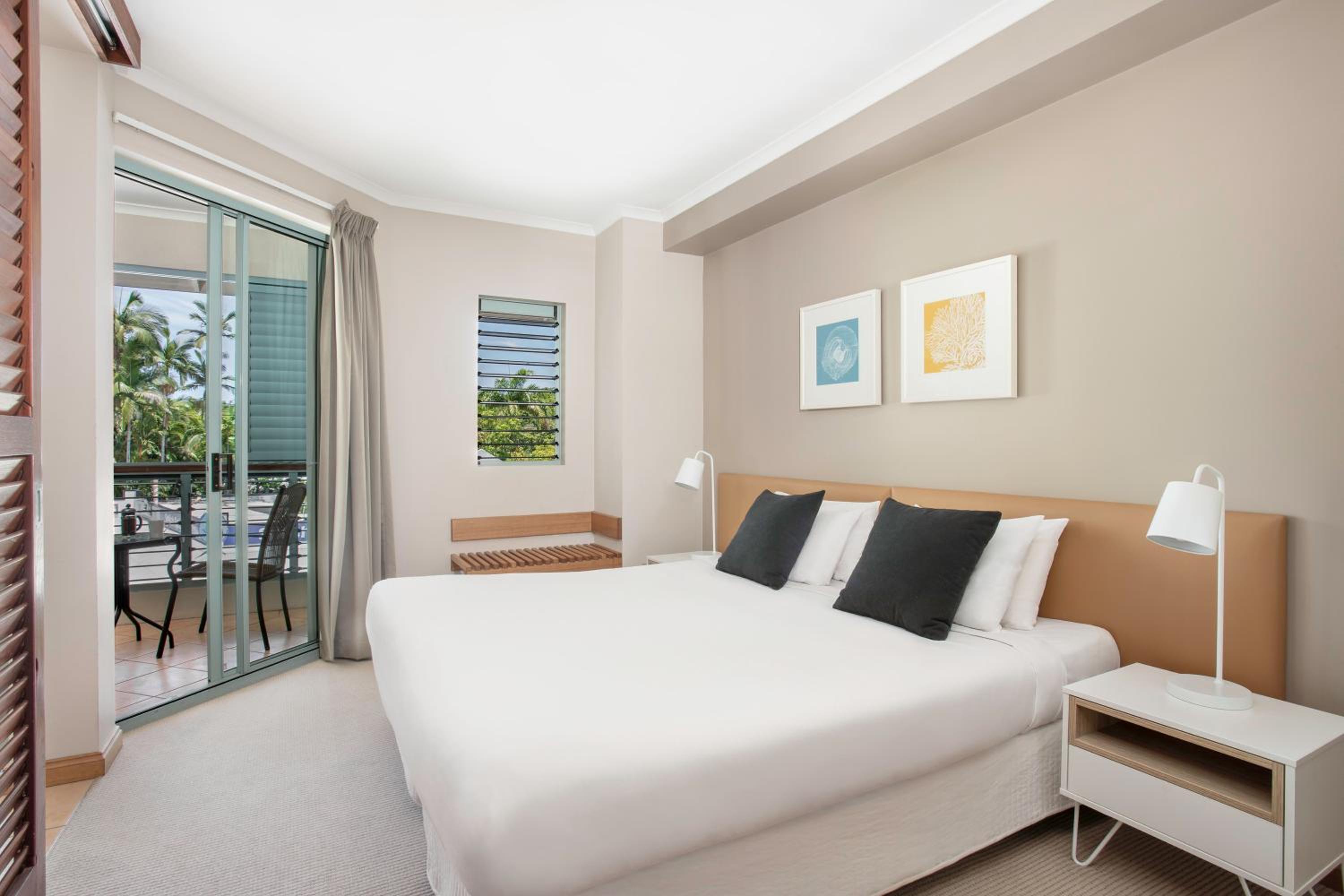 One-Bedroom Suite photo 1