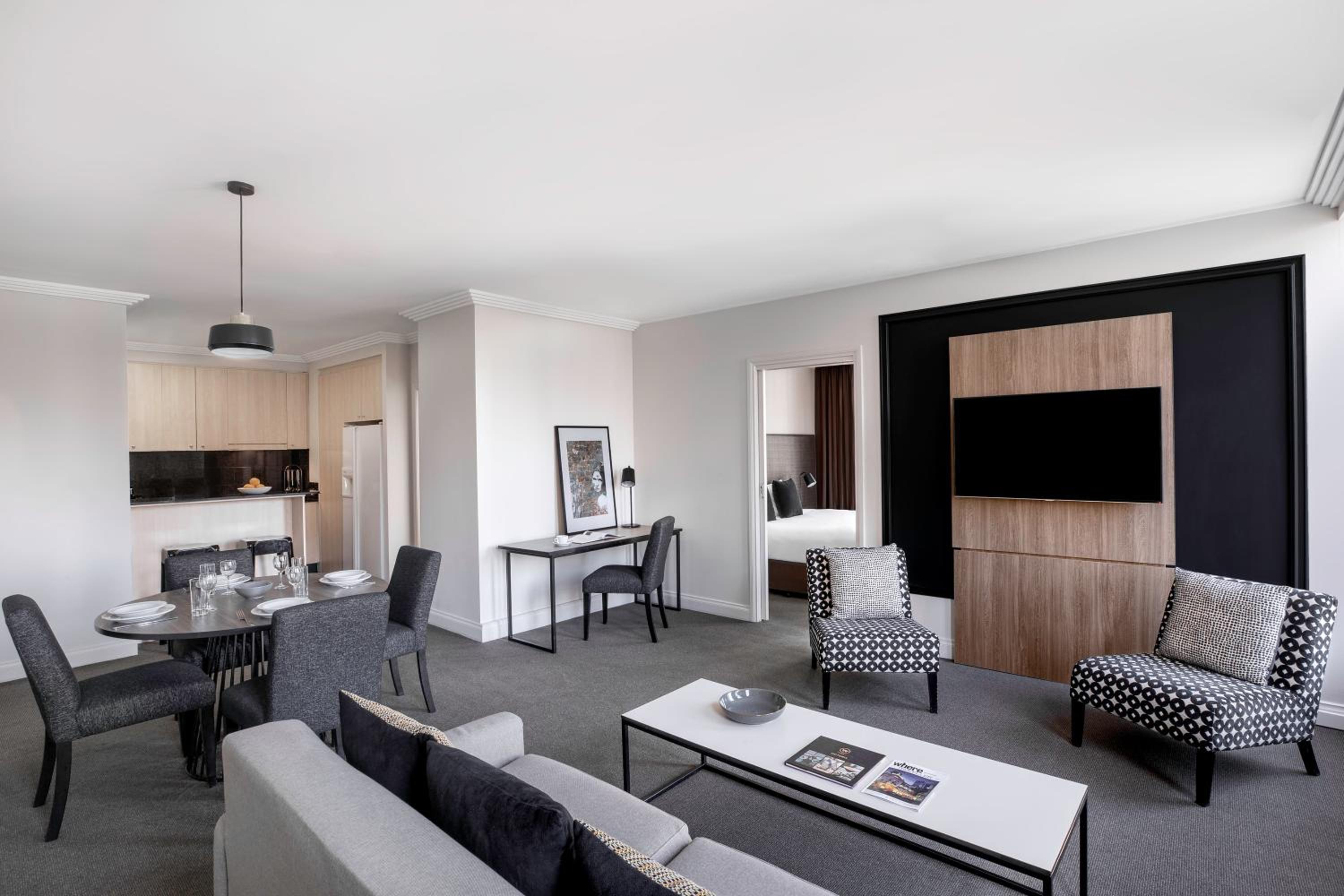 Family Apartment - Weekly Housekeeping thumbnail 5
