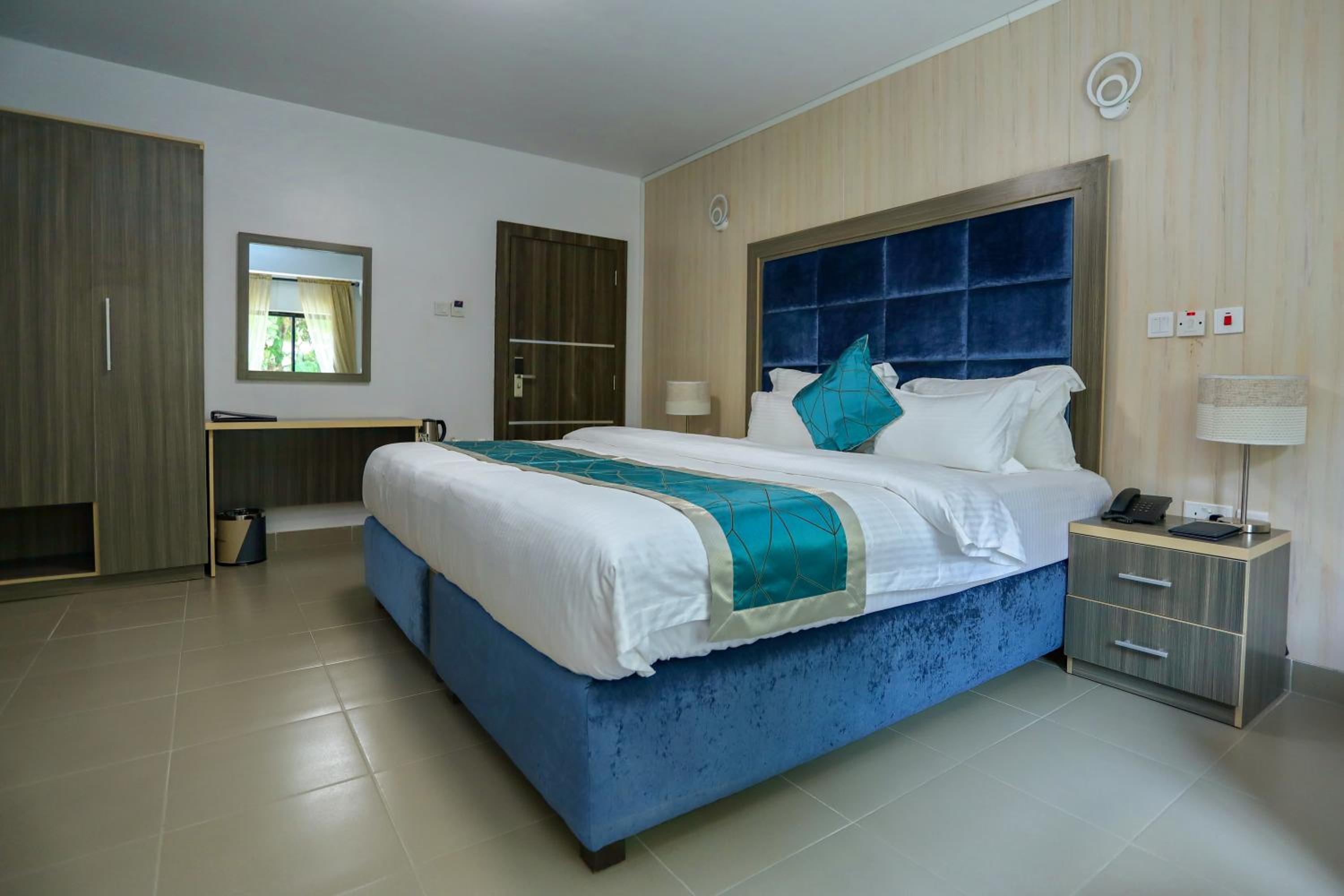 Executive Suite photo 2