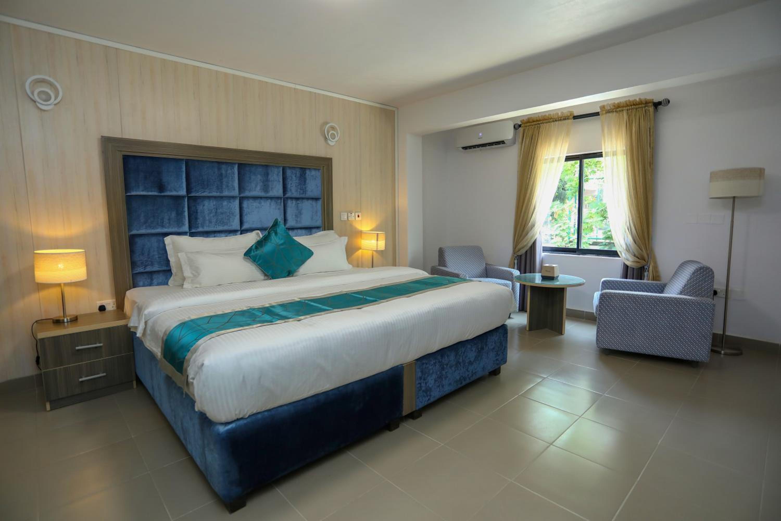 Executive Suite photo 3