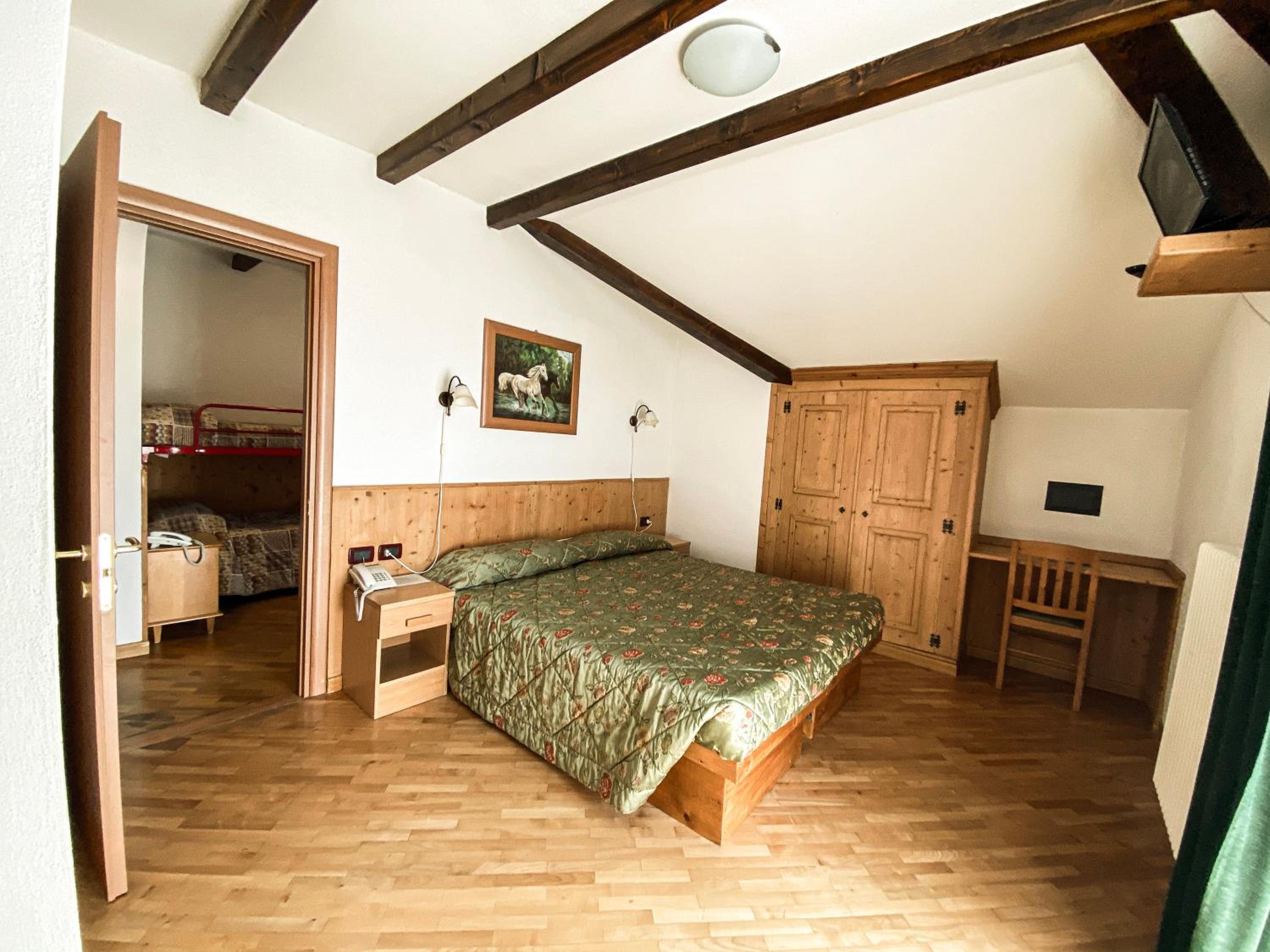 Quadruple Room with Balcony photo 3