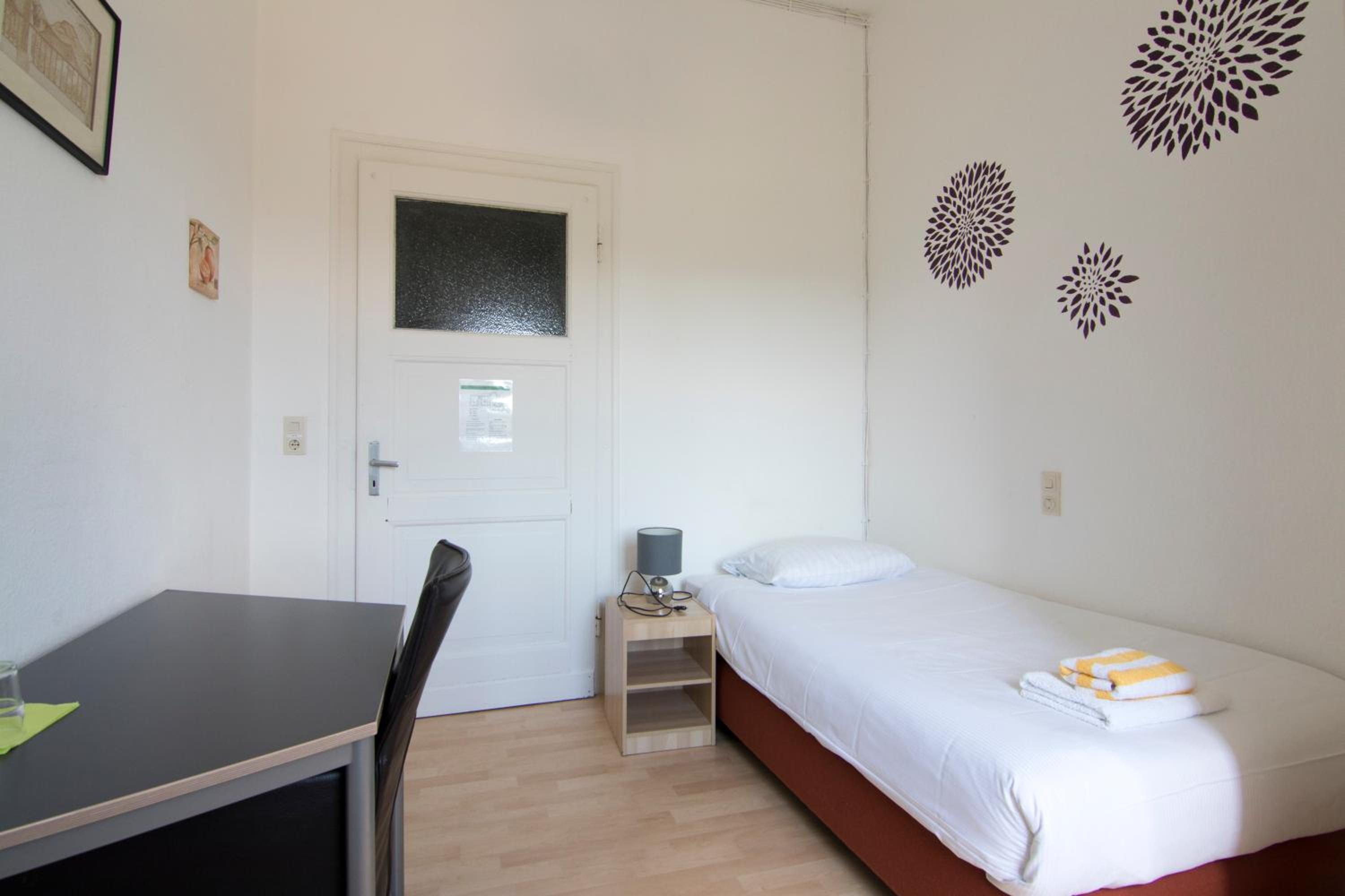 Single Room with Shared Bathroom photo 1