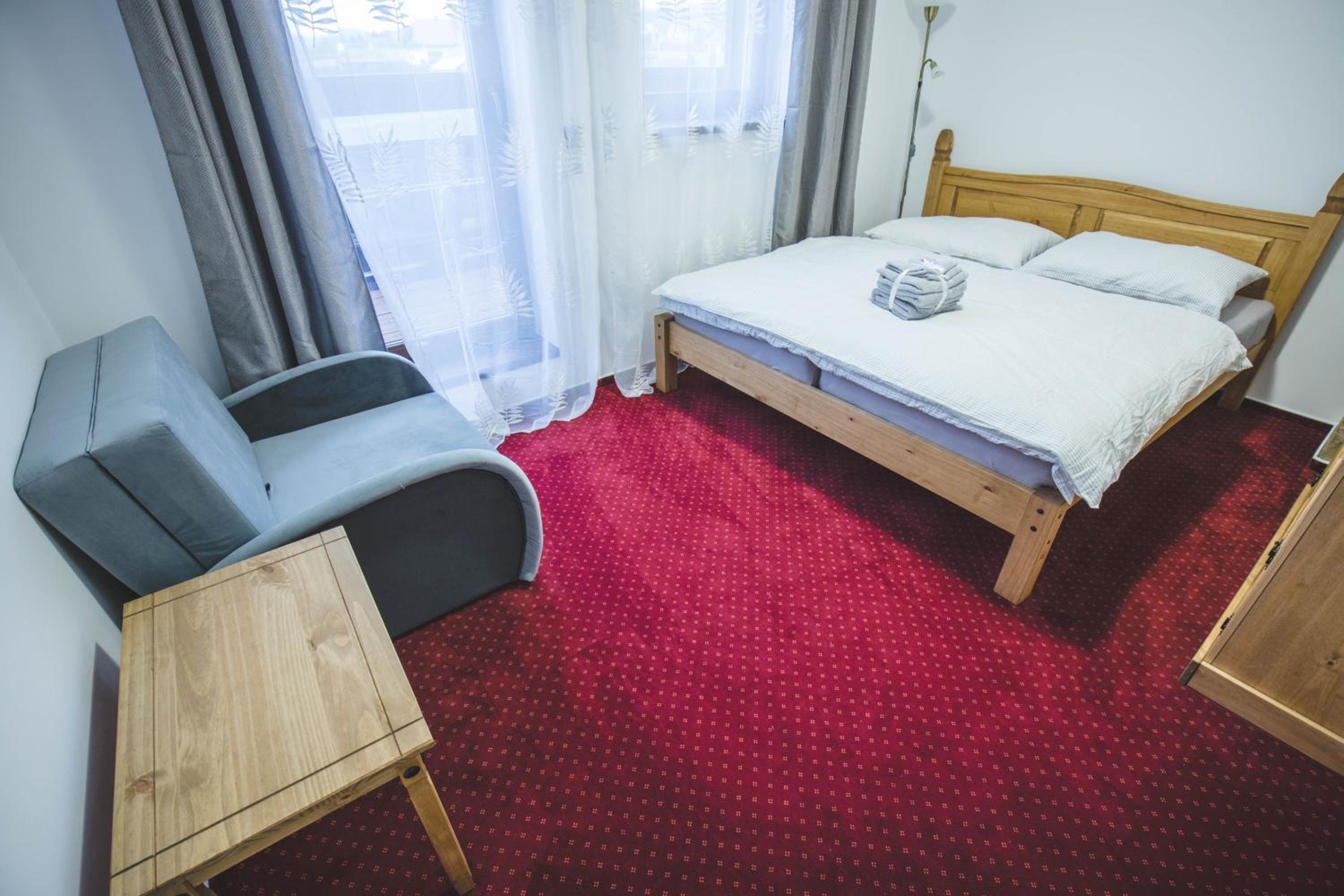 Basic Triple Room photo 2