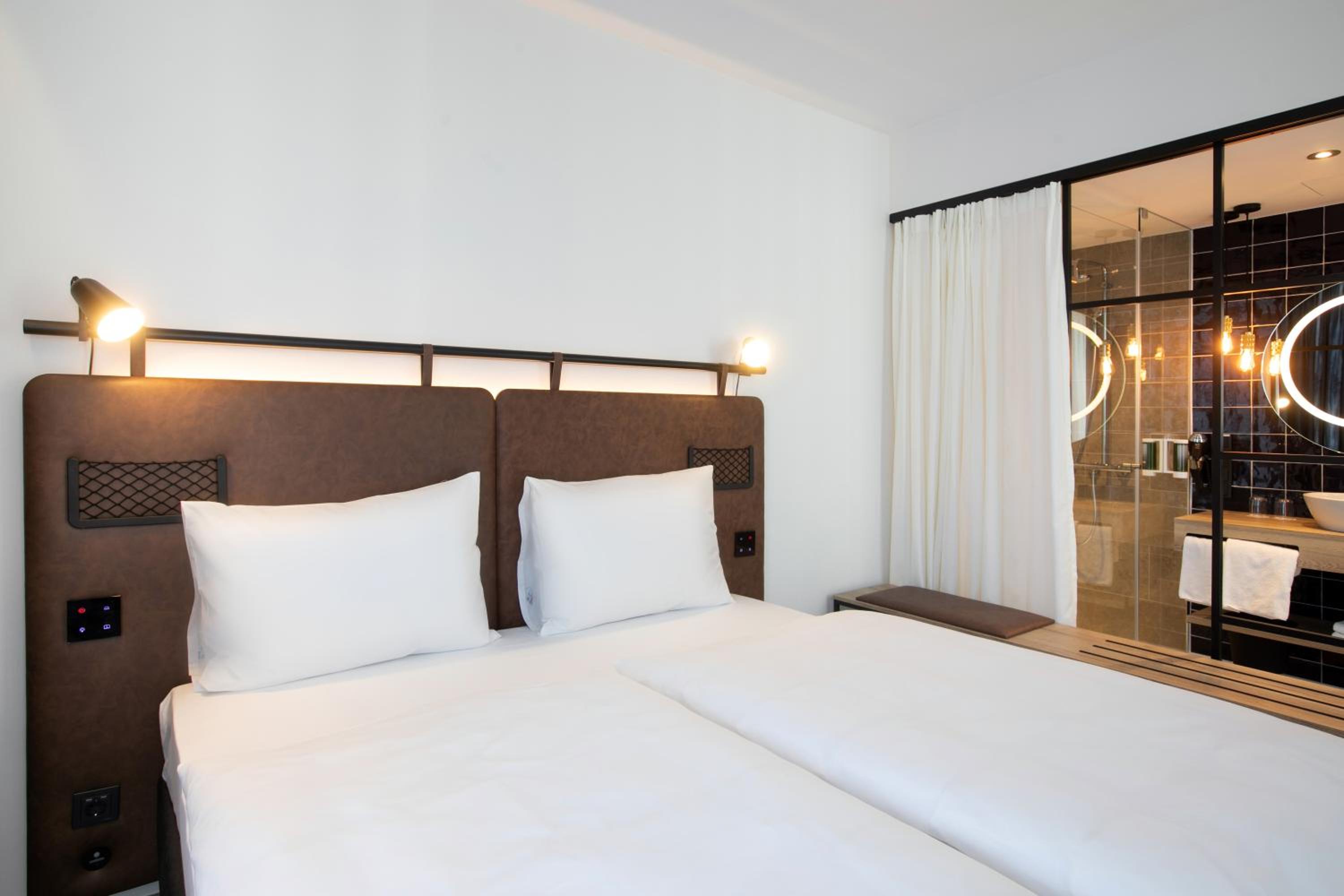 Comfort Twin Room thumbnail 6