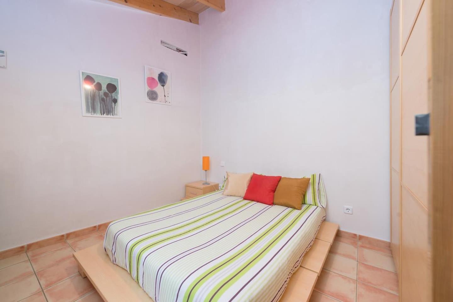 Three-Bedroom House photo 3