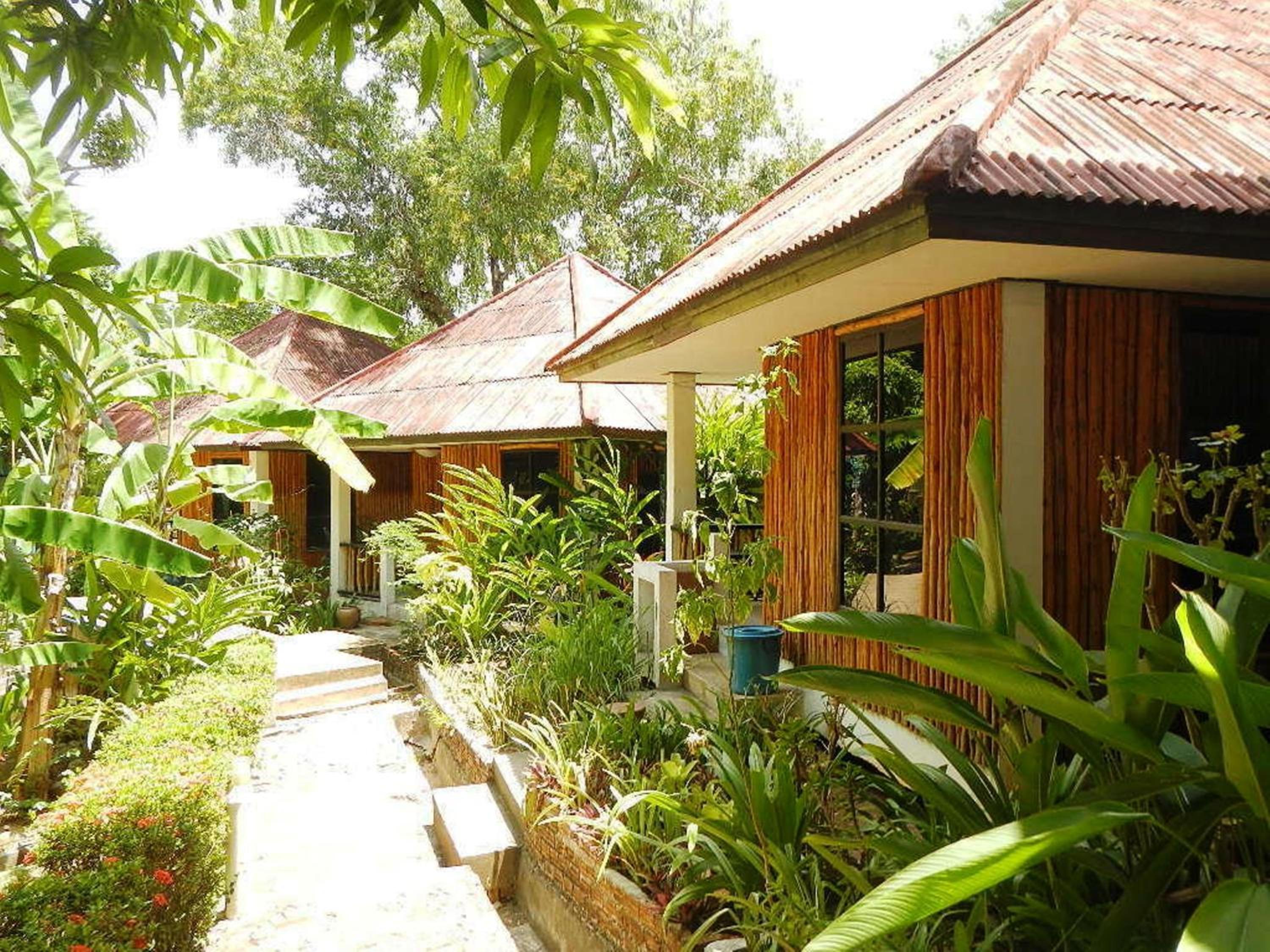 Bungalow with Garden View photo 3