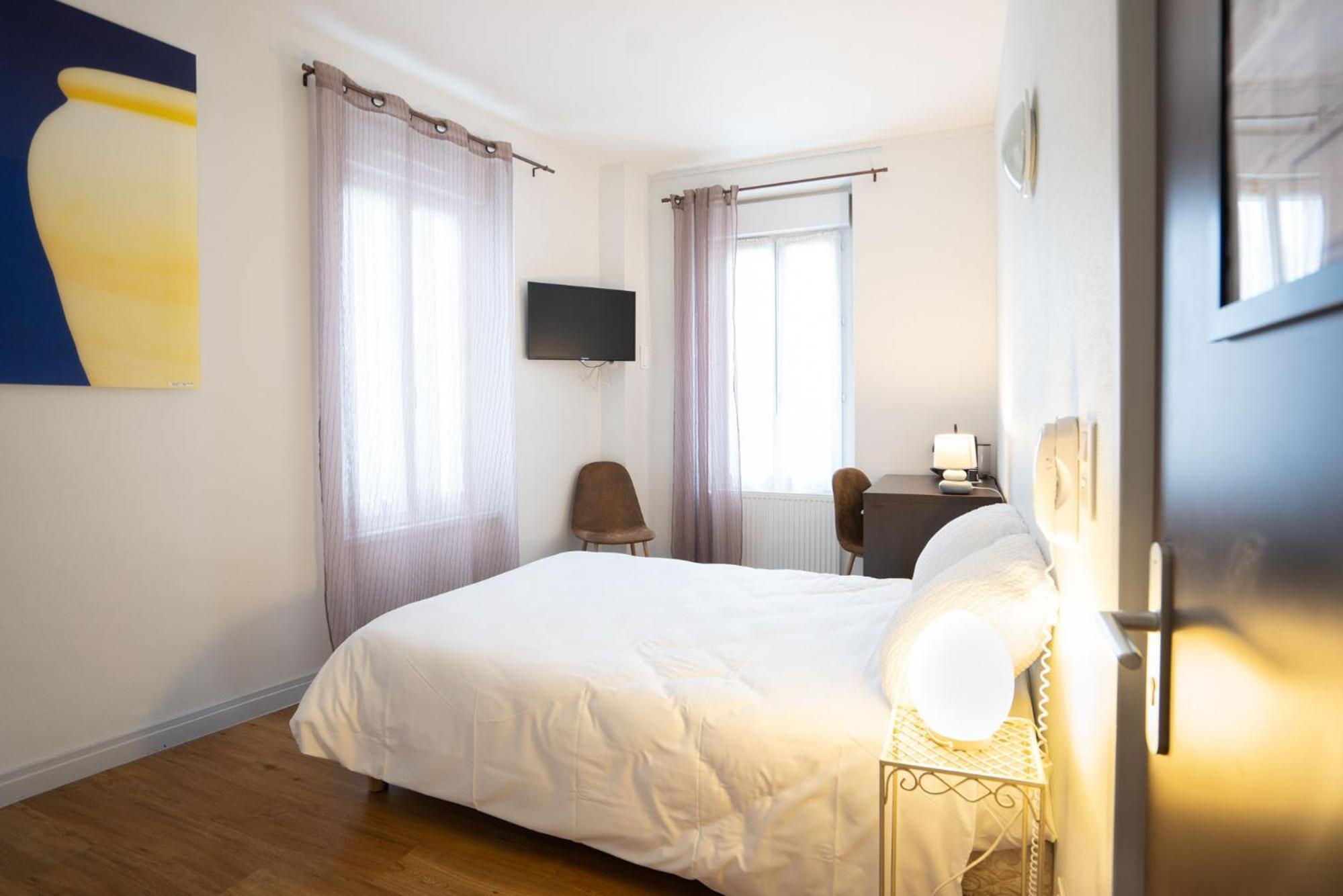 Standard Double Room - Photo 3
