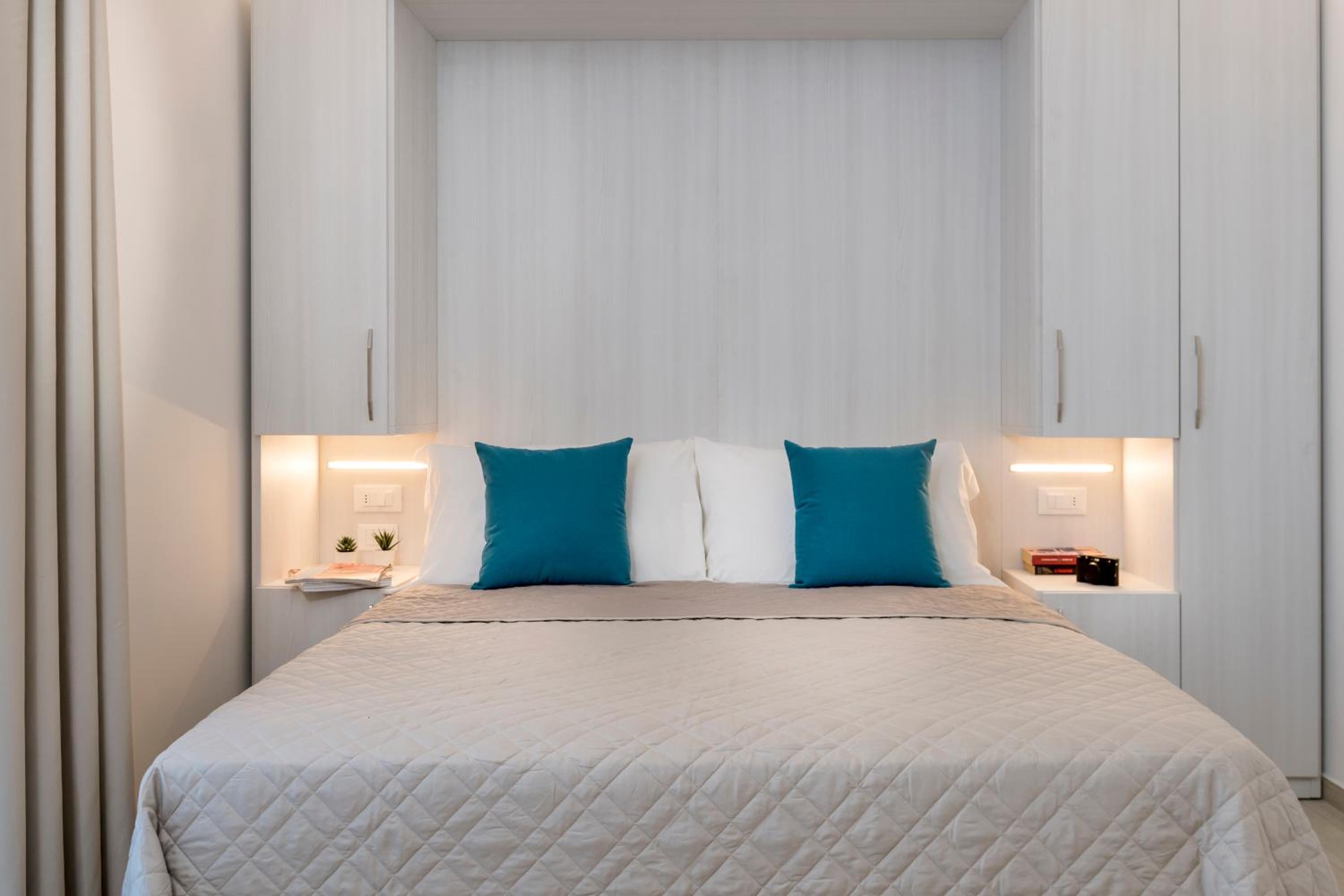 Deluxe Double Room with Balcony photo 2
