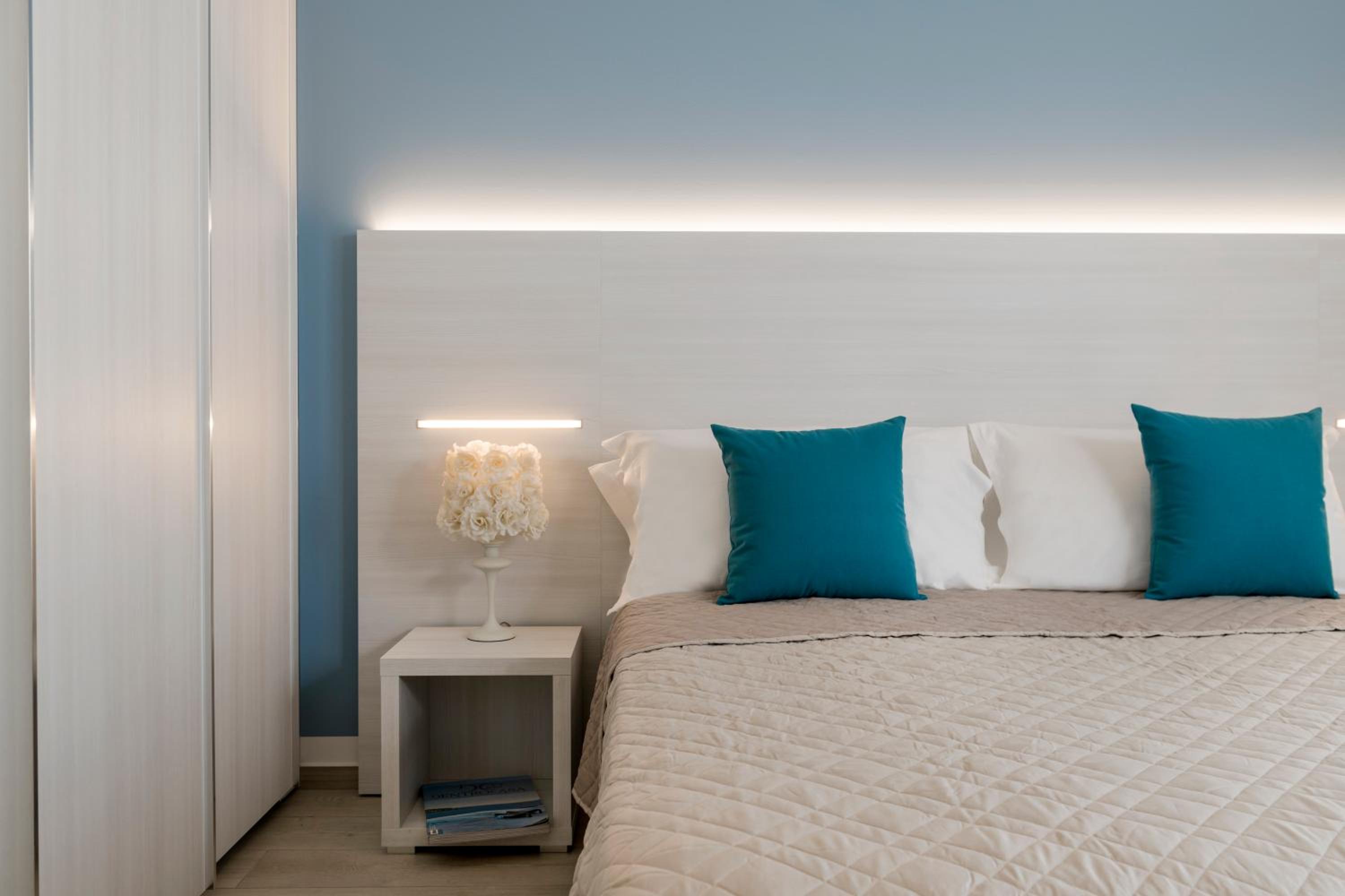 Deluxe Double Room with Balcony and Sea View photo 2