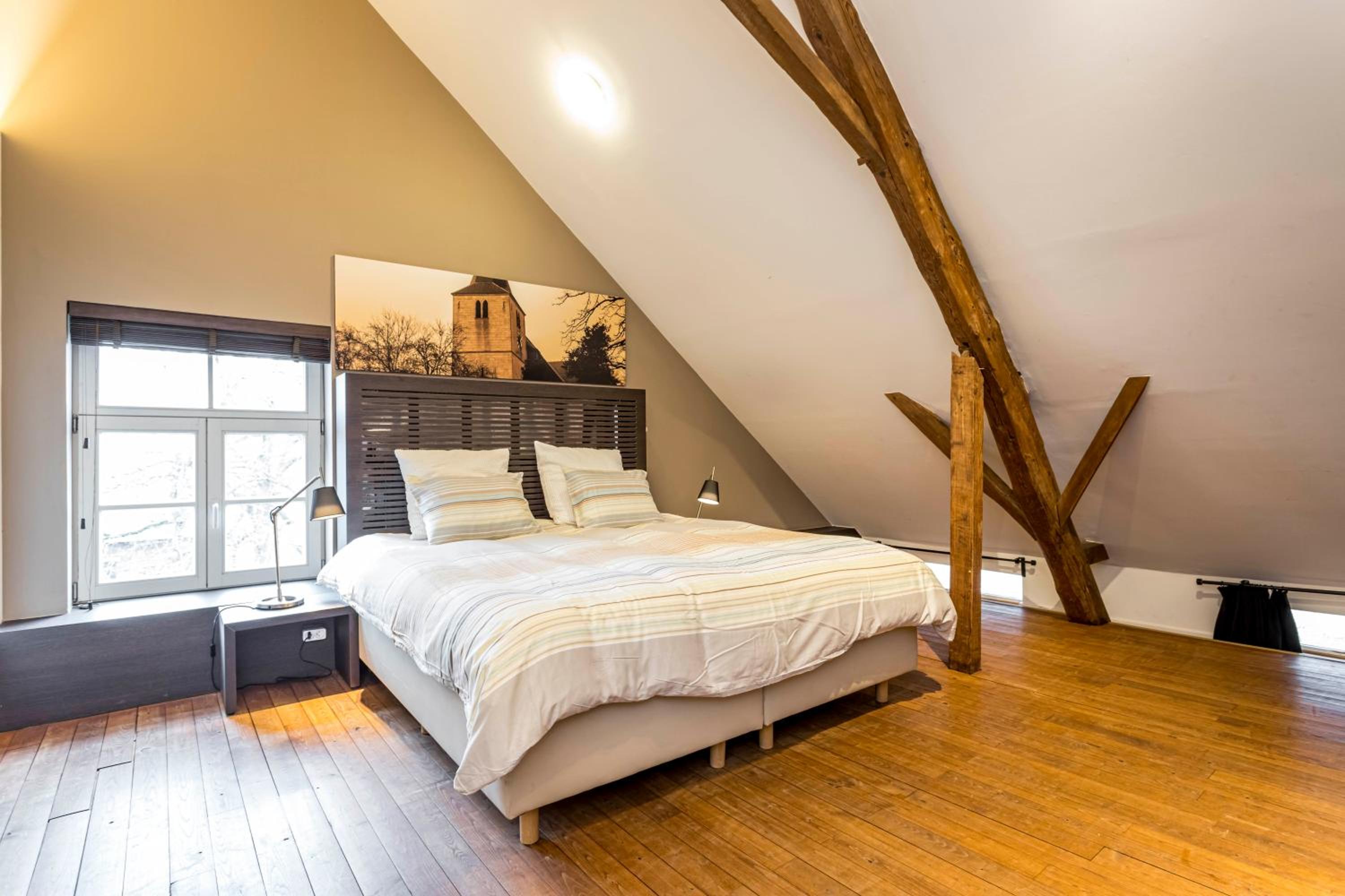 Large Double Room - Photo 16