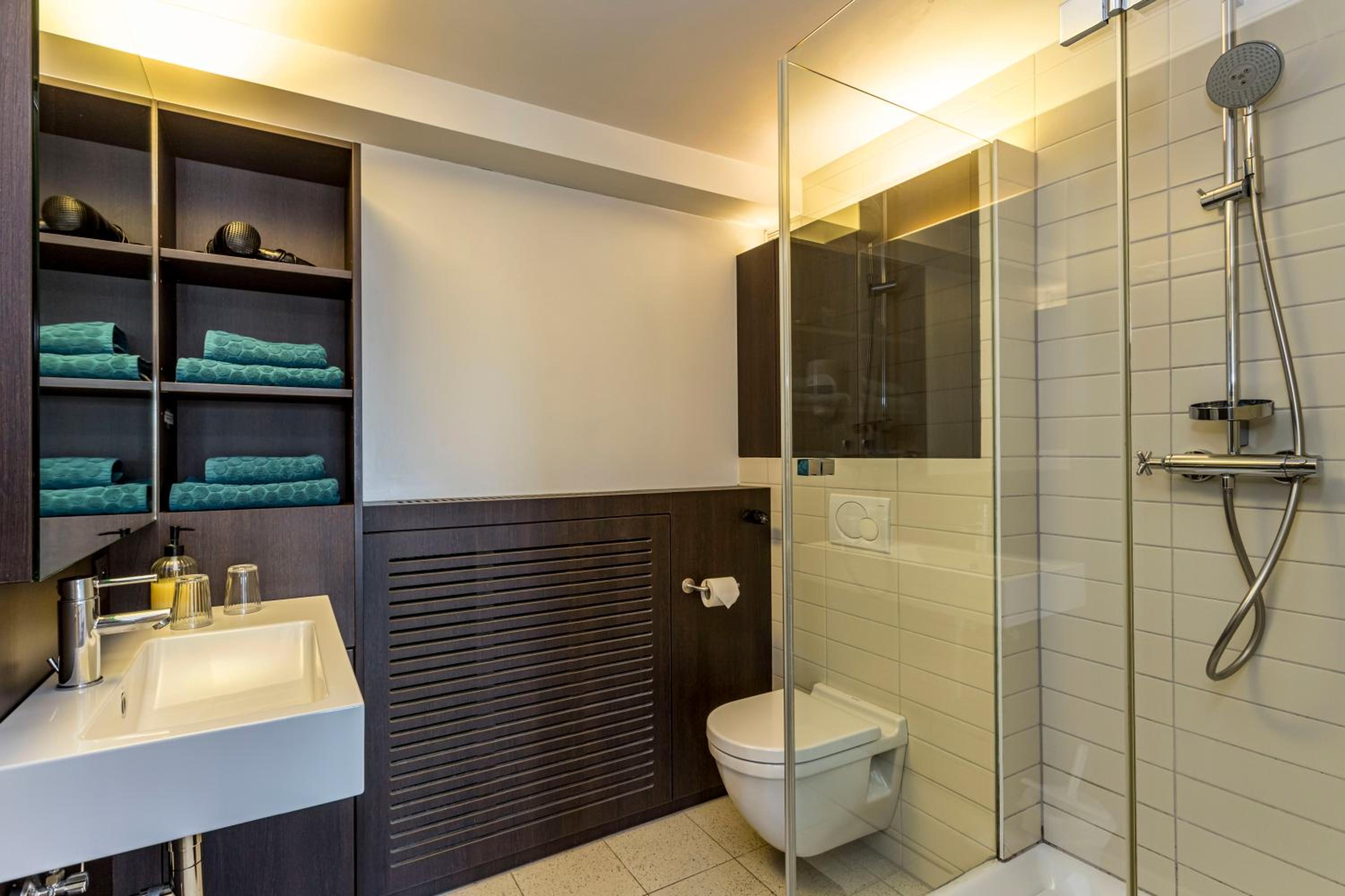 Large Double Room - Photo 19