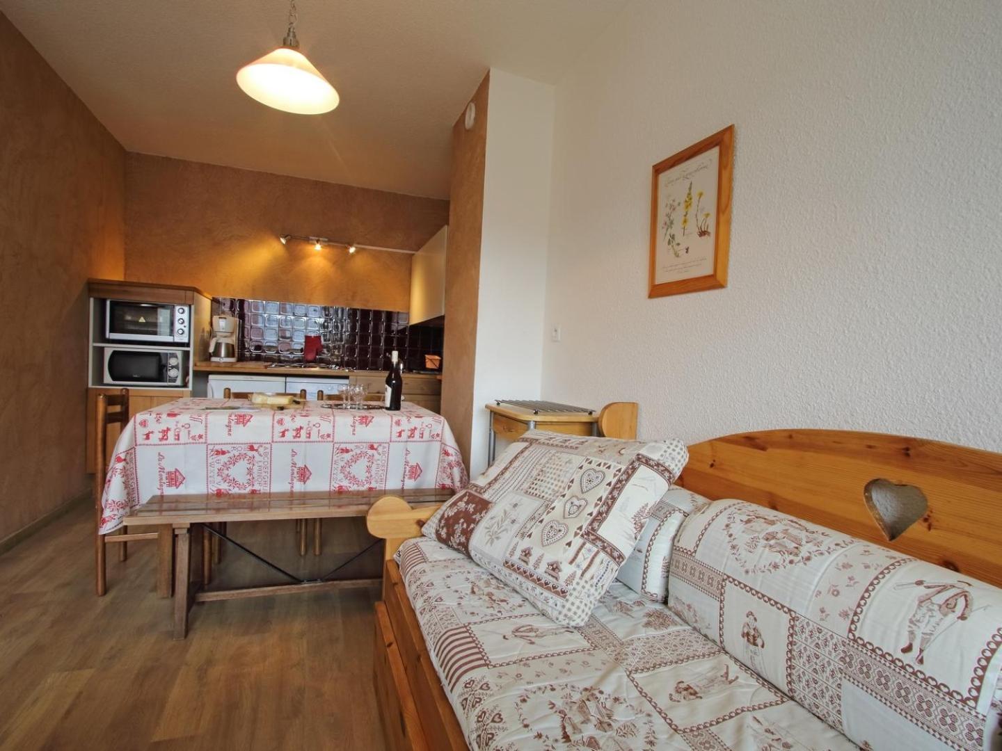 Apartment with Balcony photo 1