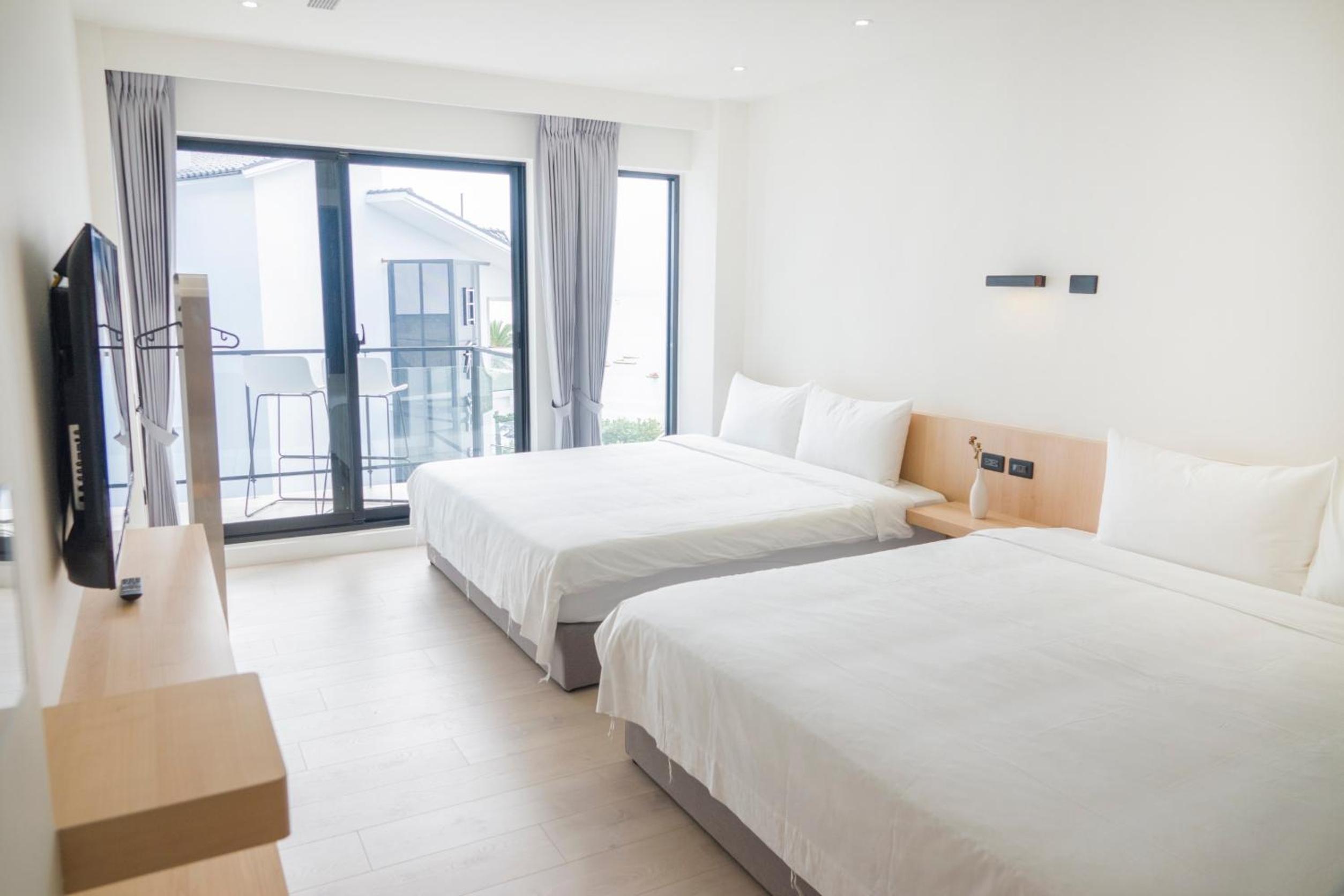 Quadruple Room with Sea View