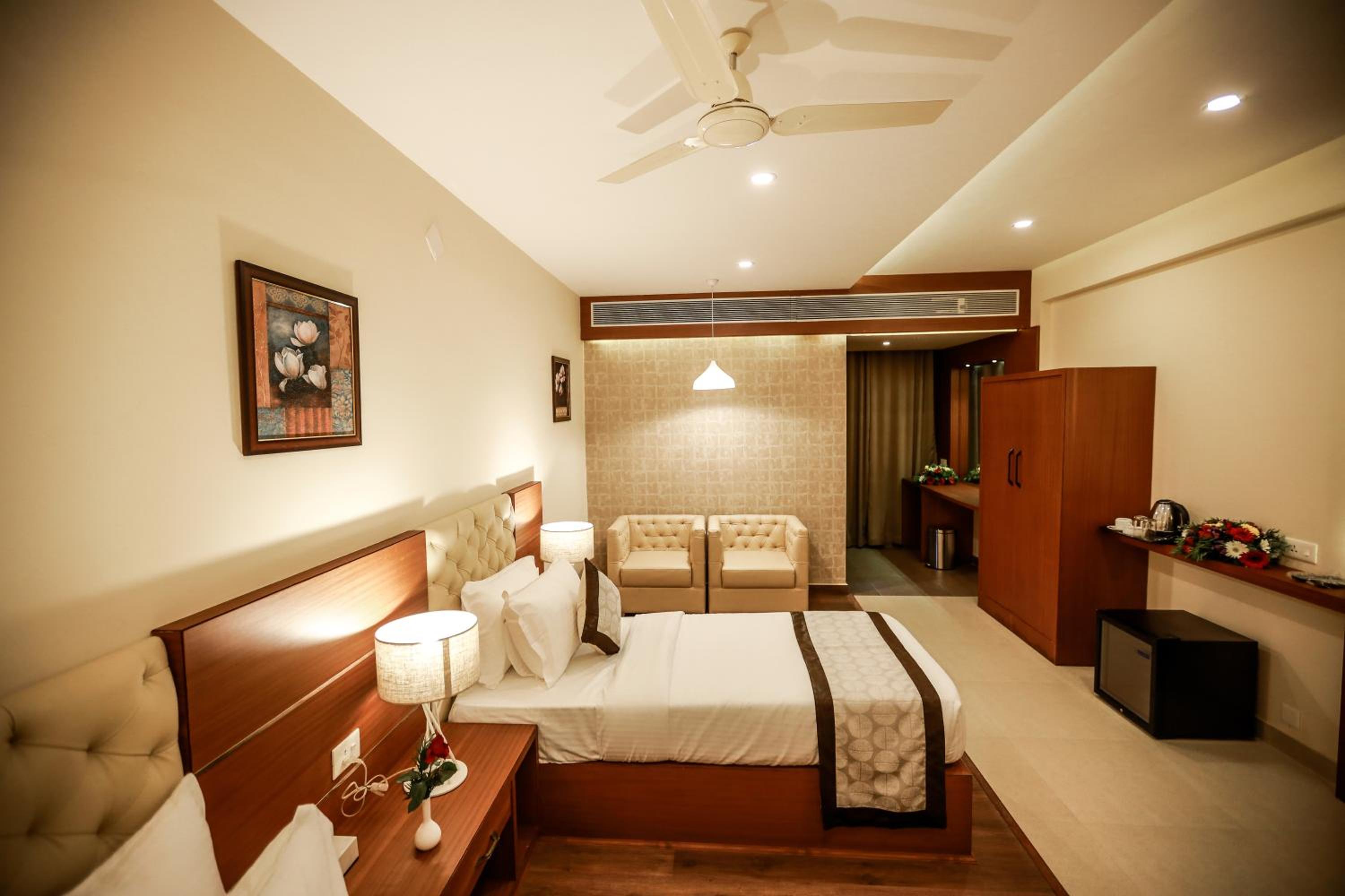 Deluxe Double Room - Photo 8