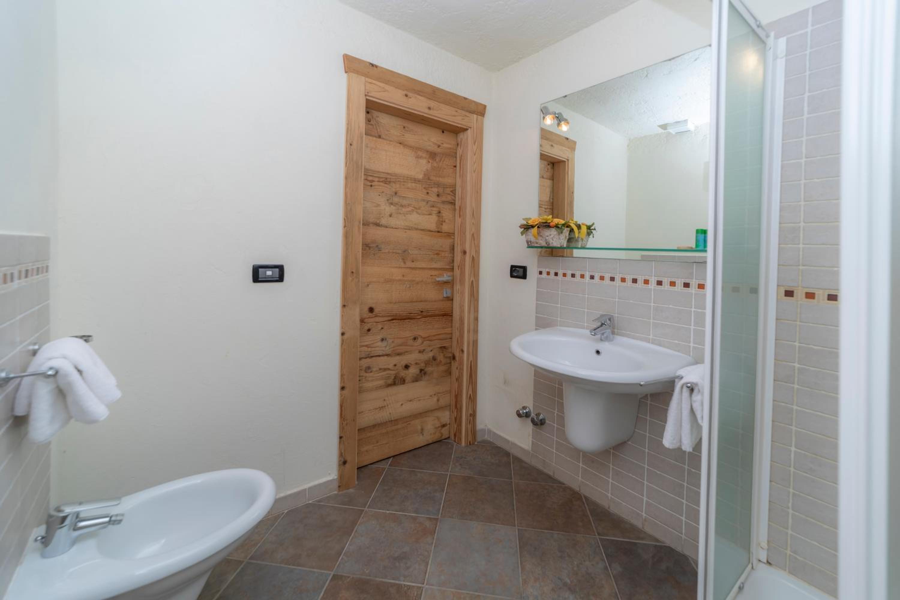 Standard Triple Room - Photo 5
